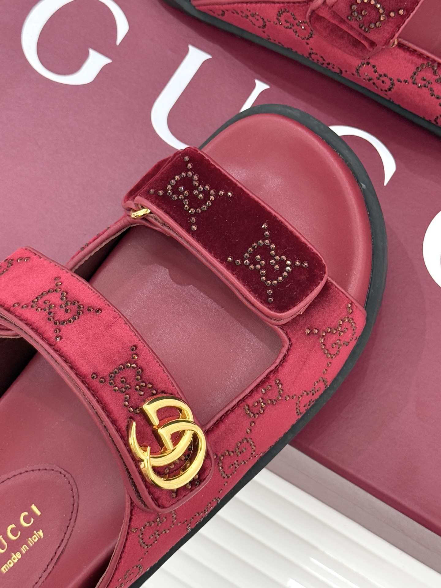 Gucci/古驰26WF春夏新品双G扣沙滩魔术贴凉鞋夏天必备懒人福音鞋 谁穿谁美！很轻盈上脚意外的舒适 