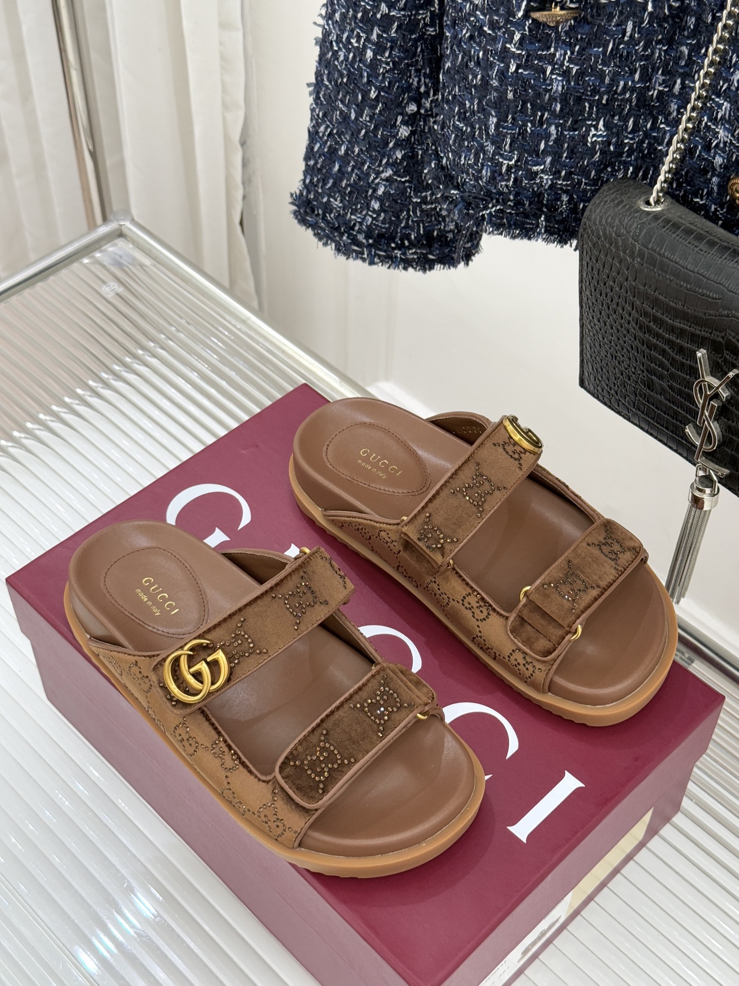 Gucci/古驰26WF春夏新品双G扣沙滩魔术贴凉鞋夏天必备懒人福音鞋 谁穿谁美！很轻盈上脚意外的舒适 