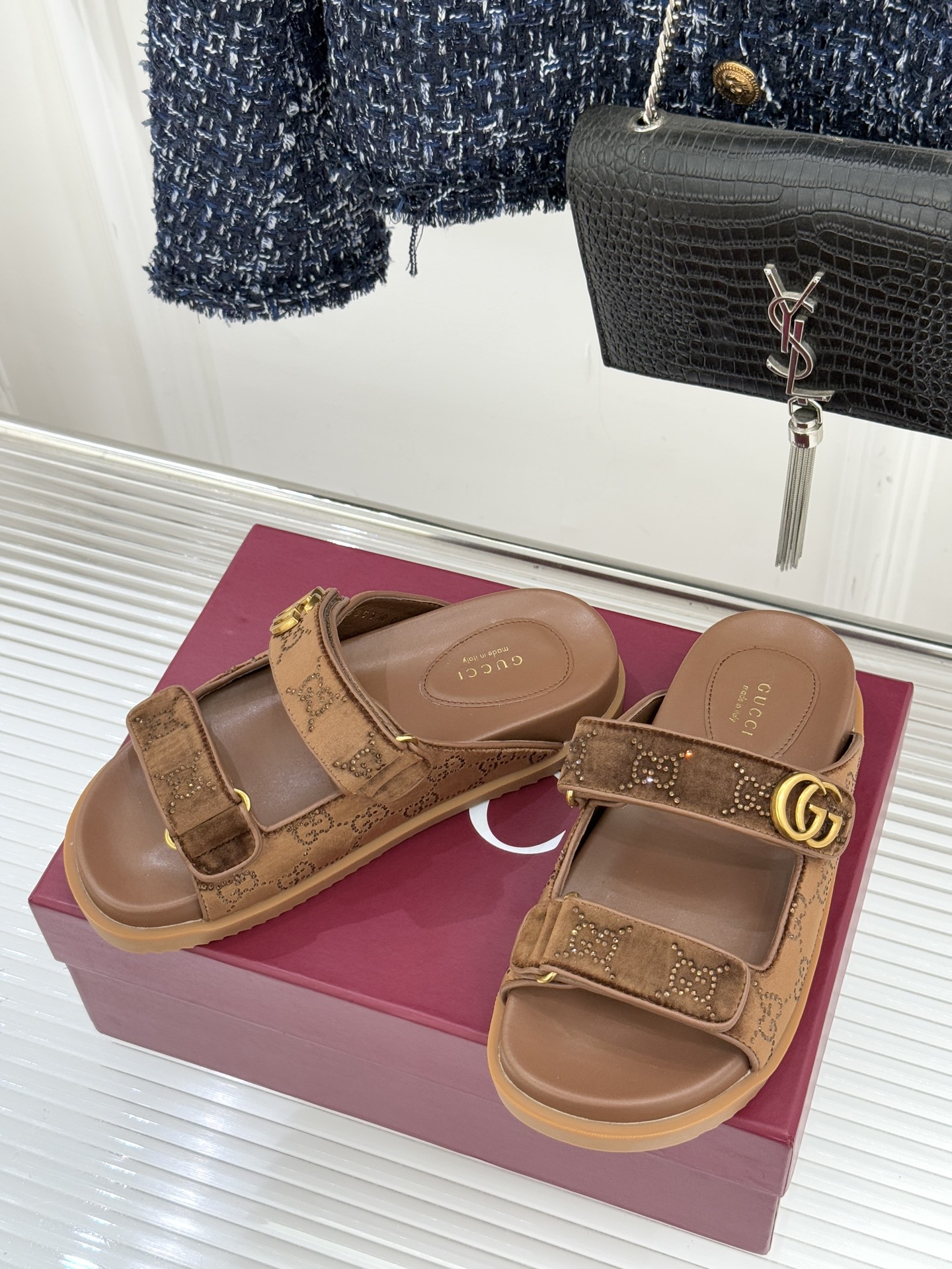 Gucci/古驰26WF春夏新品双G扣沙滩魔术贴凉鞋夏天必备懒人福音鞋 谁穿谁美！很轻盈上脚意外的舒适 