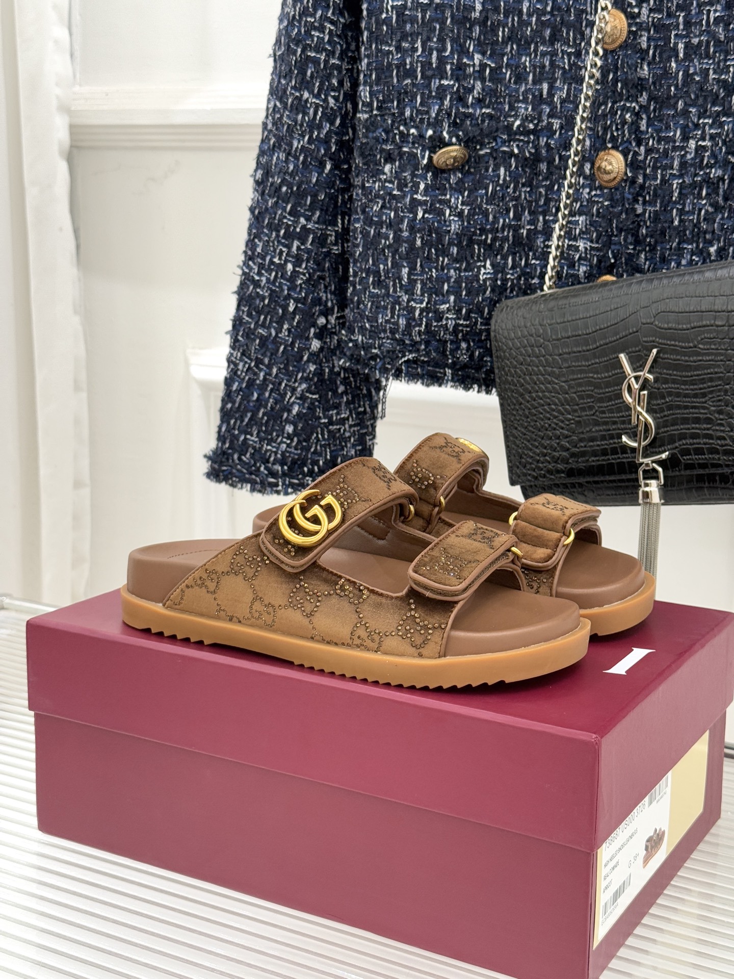 Gucci/古驰26WF春夏新品双G扣沙滩魔术贴凉鞋夏天必备懒人福音鞋 谁穿谁美！很轻盈上脚意外的舒适 