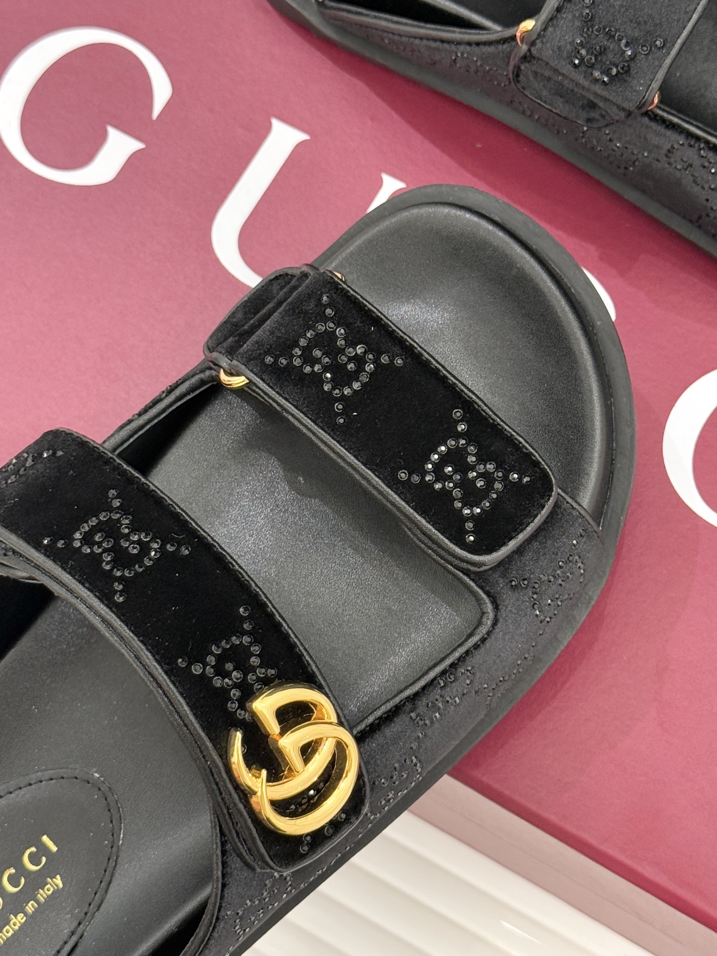 Gucci/古驰26WF春夏新品双G扣沙滩魔术贴凉鞋夏天必备懒人福音鞋 谁穿谁美！很轻盈上脚意外的舒适 