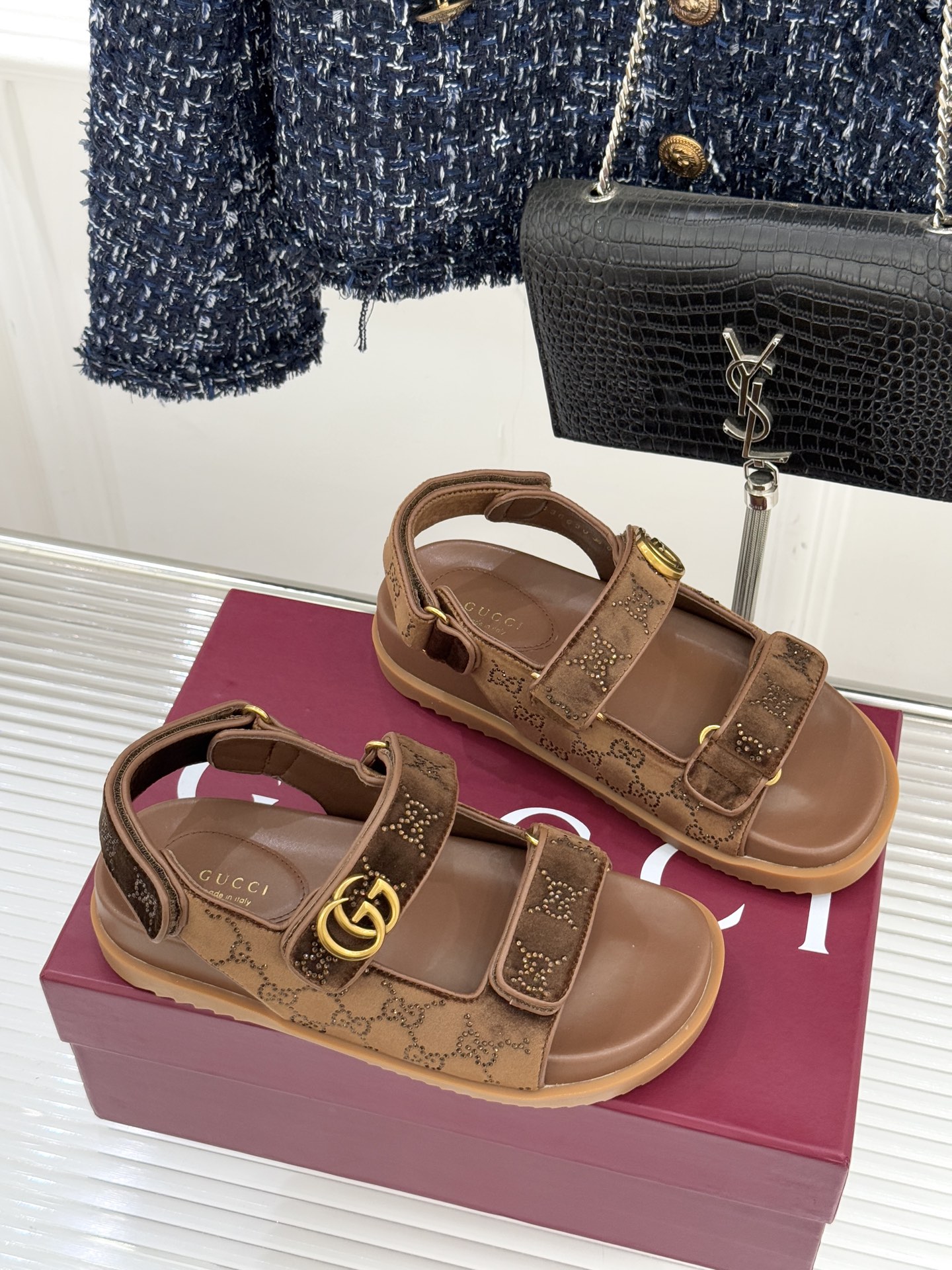 Gucci/古驰26WF春夏新品双G扣沙滩魔术贴凉鞋夏天必备懒人福音鞋 谁穿谁美！很轻盈上脚意外的舒适 