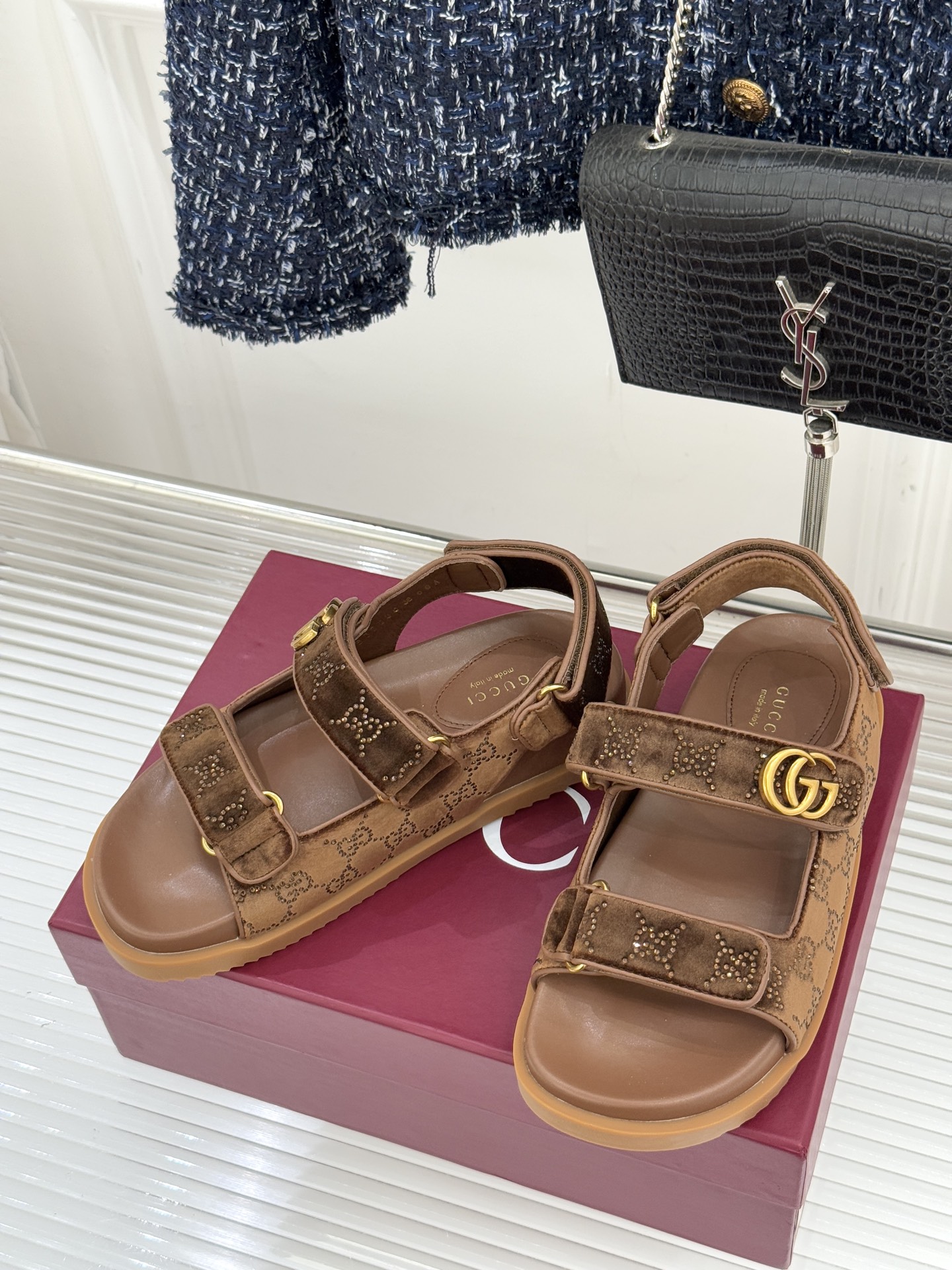 Gucci/古驰26WF春夏新品双G扣沙滩魔术贴凉鞋夏天必备懒人福音鞋 谁穿谁美！很轻盈上脚意外的舒适 