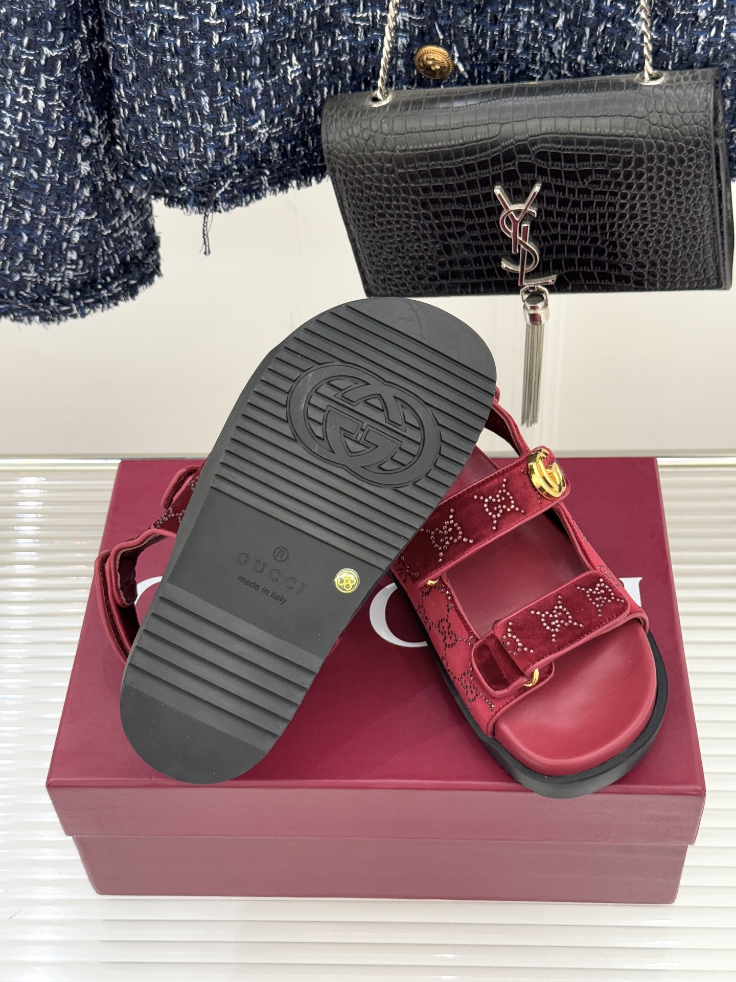 Gucci/古驰26WF春夏新品双G扣沙滩魔术贴凉鞋夏天必备懒人福音鞋 谁穿谁美！很轻盈上脚意外的舒适 