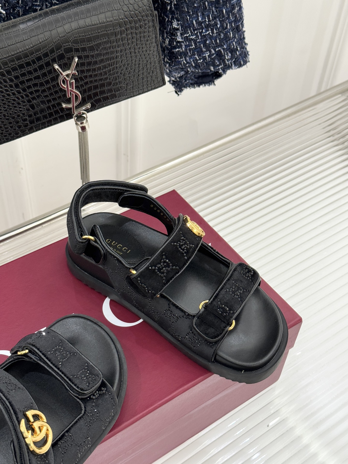 Gucci/古驰26WF春夏新品双G扣沙滩魔术贴凉鞋夏天必备懒人福音鞋 谁穿谁美！很轻盈上脚意外的舒适 