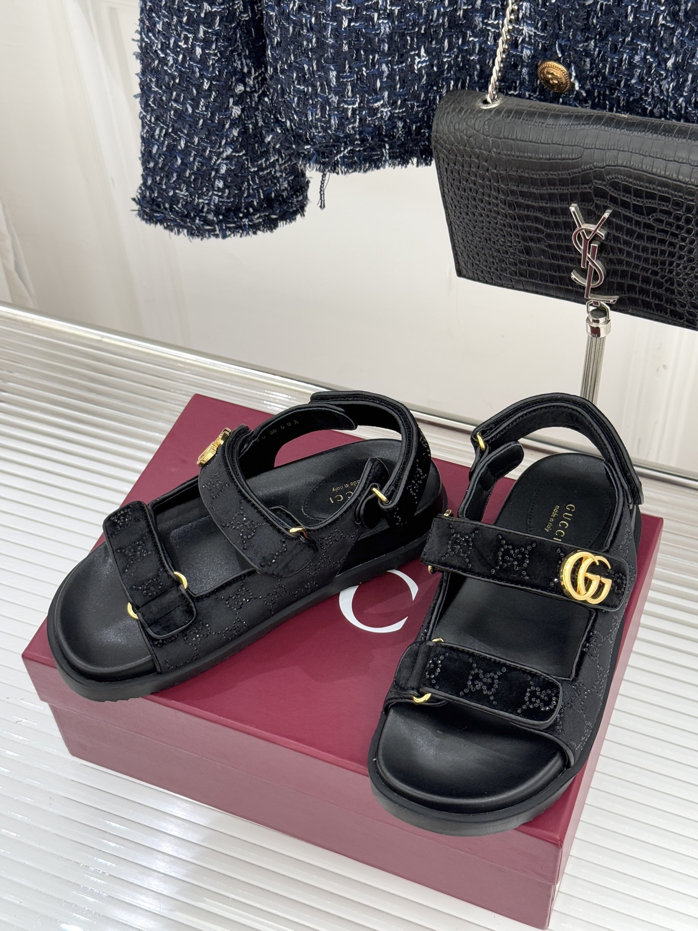 Gucci/古驰26WF春夏新品双G扣沙滩魔术贴凉鞋夏天必备懒人福音鞋 谁穿谁美！很轻盈上脚意外的舒适 