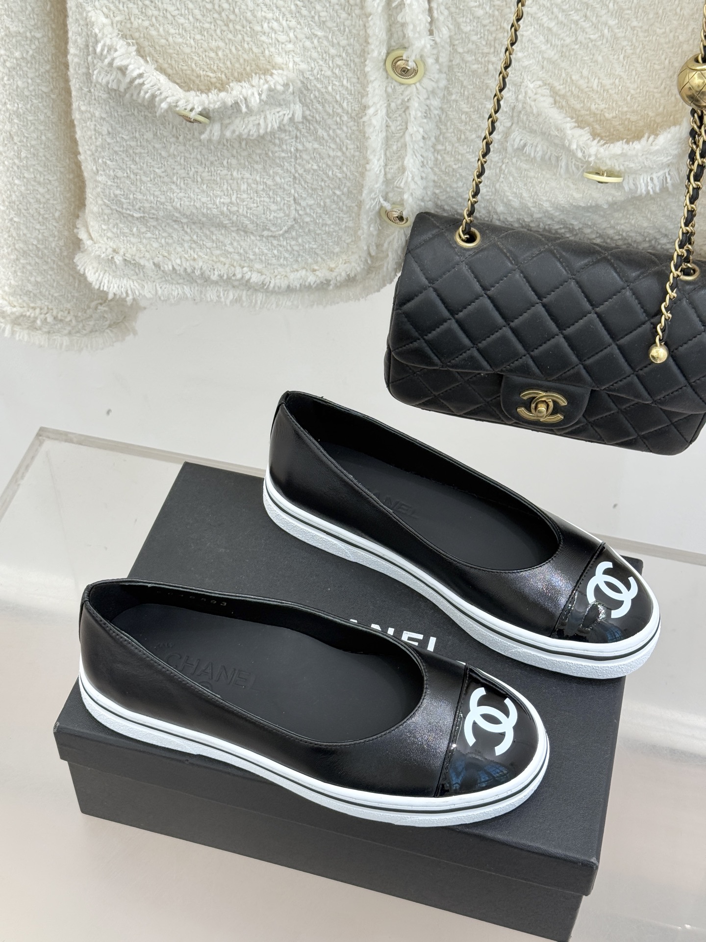 CHANE*｜小香26P新品双C拼色厚底玛丽珍鞋承袭26P系列「静奢复古」基因这双鞋以拼色美学重塑法式松