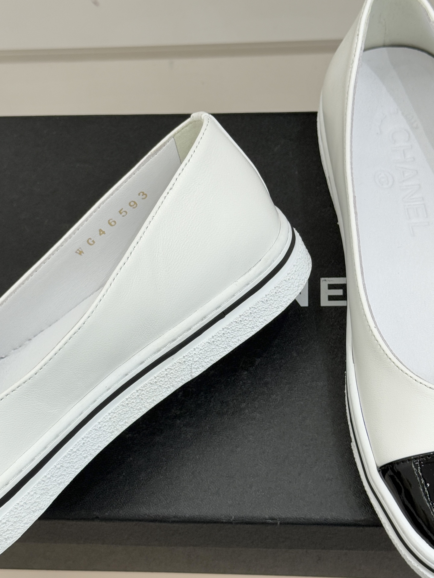 CHANE*｜小香26P新品双C拼色厚底玛丽珍鞋承袭26P系列「静奢复古」基因这双鞋以拼色美学重塑法式松