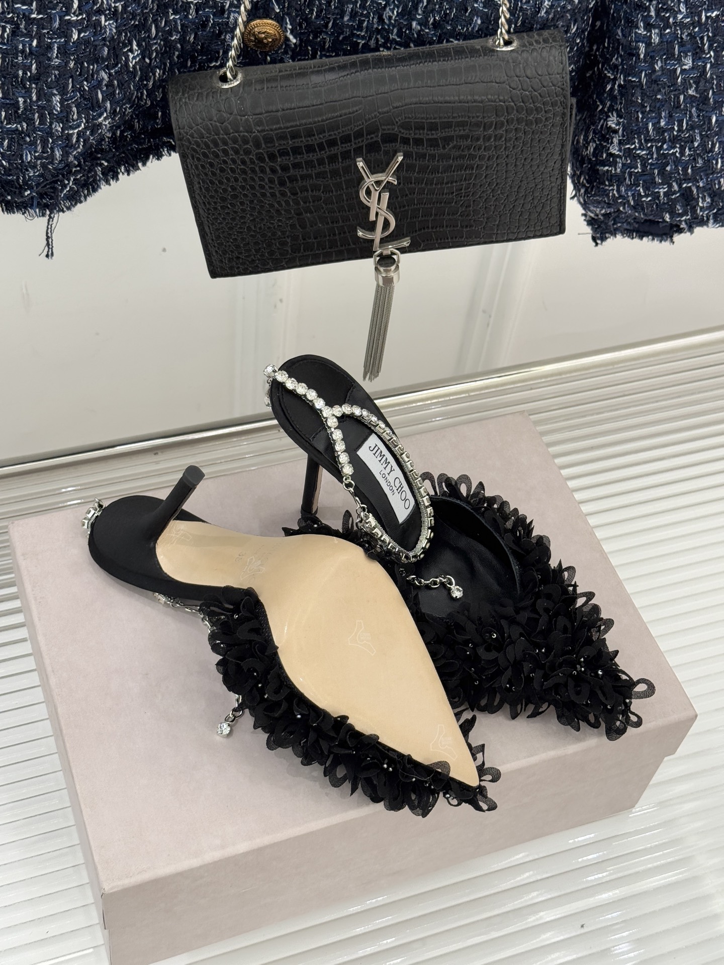 Jimmy Choo/吉米周26WF新品水钻链条缎面花瓣高跟凉鞋意大利奢造工艺赋能26WF新风尚这双高跟