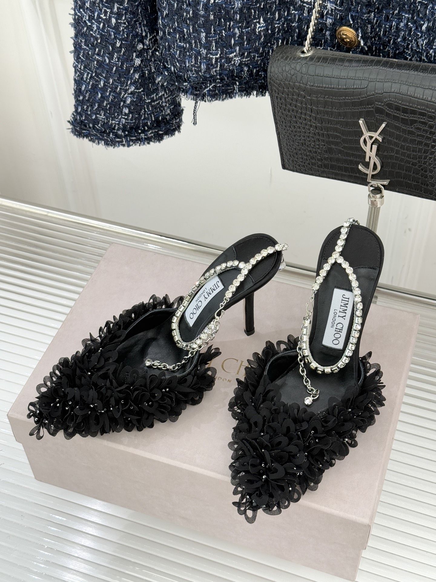 Jimmy Choo/吉米周26WF新品水钻链条缎面花瓣高跟凉鞋意大利奢造工艺赋能26WF新风尚这双高跟