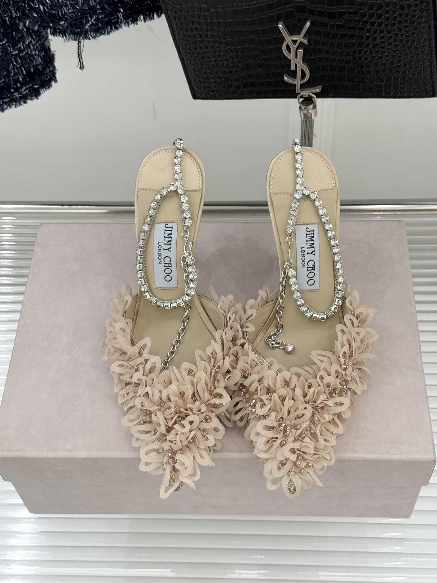 Jimmy Choo/吉米周26WF新品水钻链条缎面花瓣高跟凉鞋意大利奢造工艺赋能26WF新风尚这双高跟