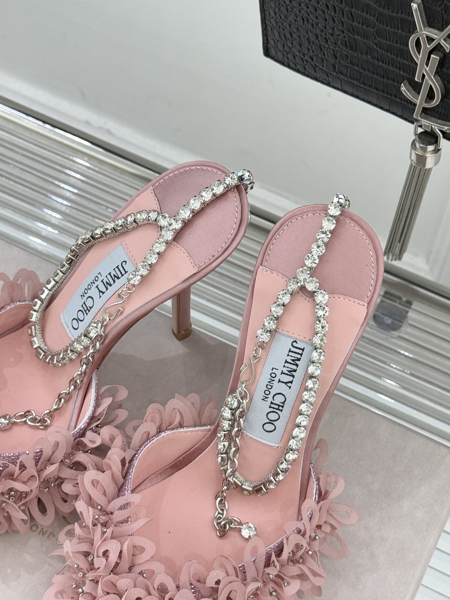 Jimmy Choo/吉米周26WF新品水钻链条缎面花瓣高跟凉鞋意大利奢造工艺赋能26WF新风尚这双高跟