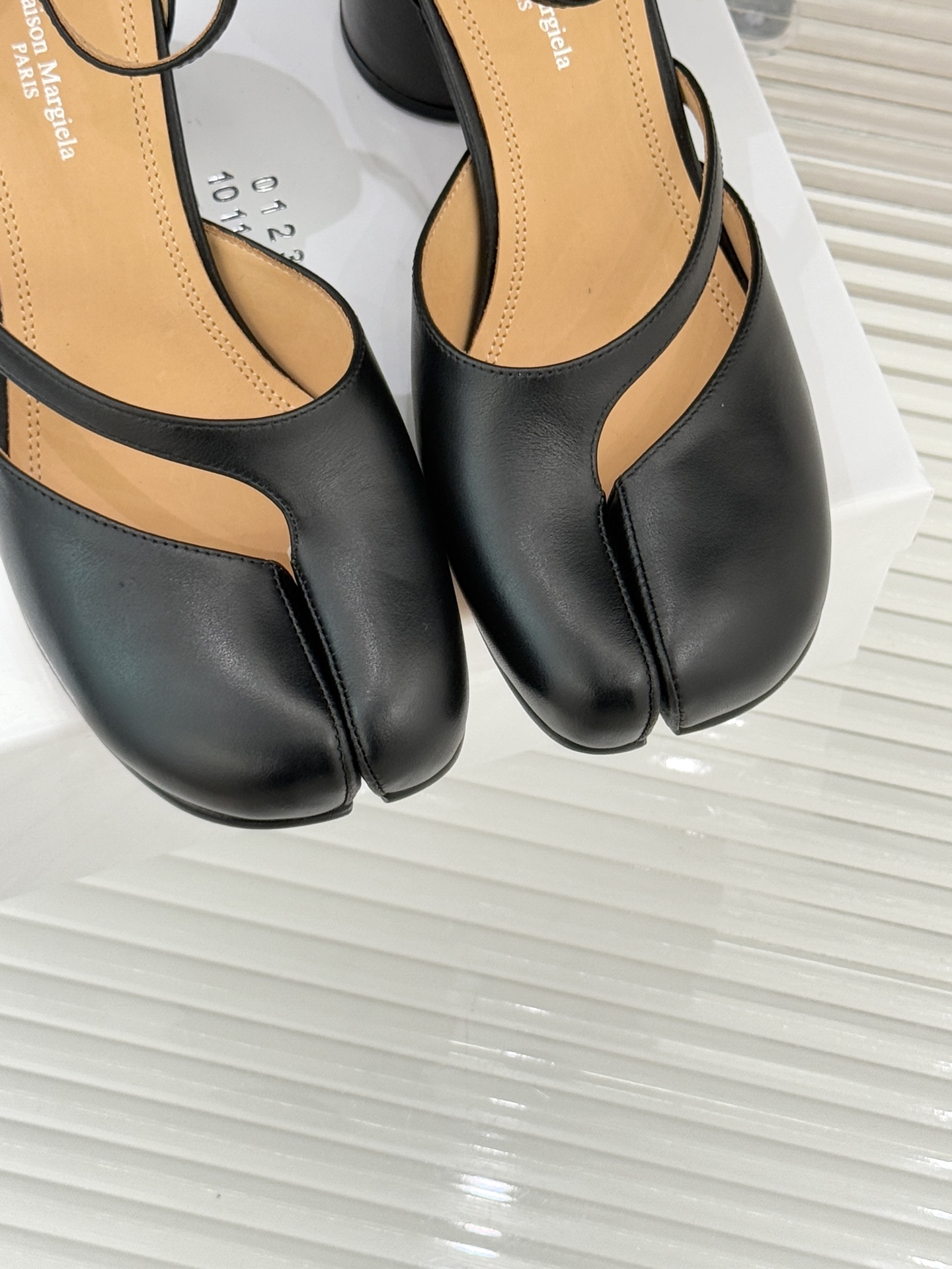 顶版Maison Margiela 26WF新品Tabi分趾凉鞋承袭品牌2026春夏“重塑日常”理念这双