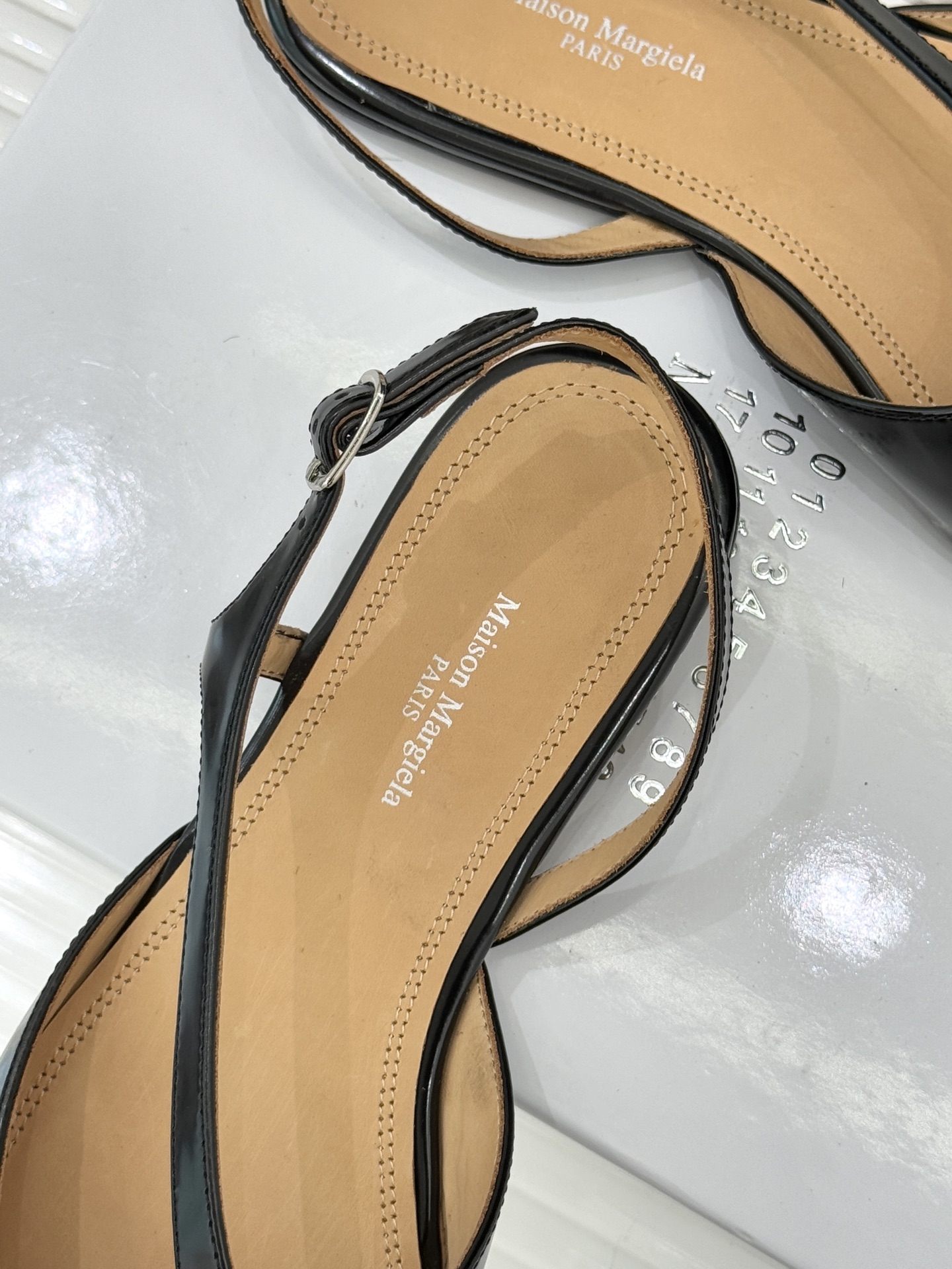 Maison Margiela 26WF新品Tabi分趾凉鞋承袭品牌2026春夏“重塑日常”理念这双凉鞋