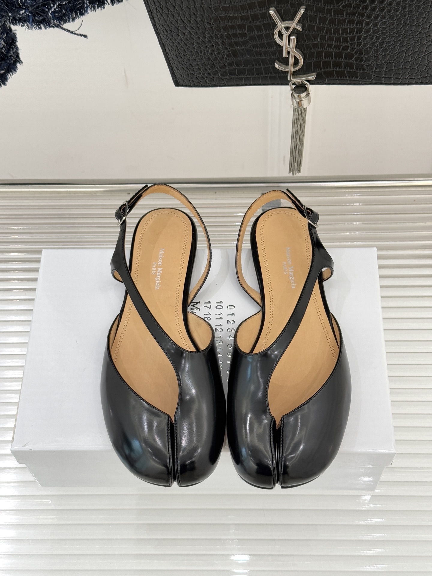 Maison Margiela 26WF新品Tabi分趾凉鞋承袭品牌2026春夏“重塑日常”理念这双凉鞋