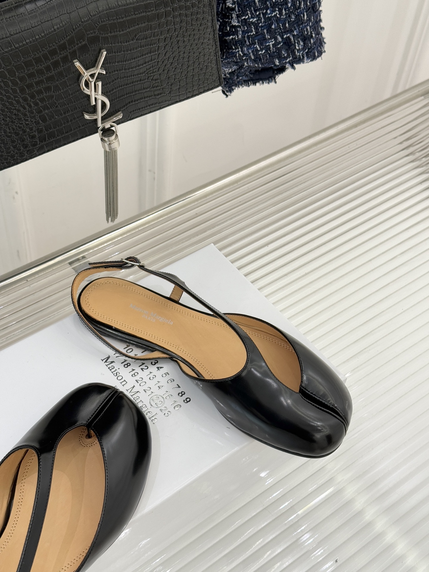 Maison Margiela 26WF新品Tabi分趾凉鞋承袭品牌2026春夏“重塑日常”理念这双凉鞋