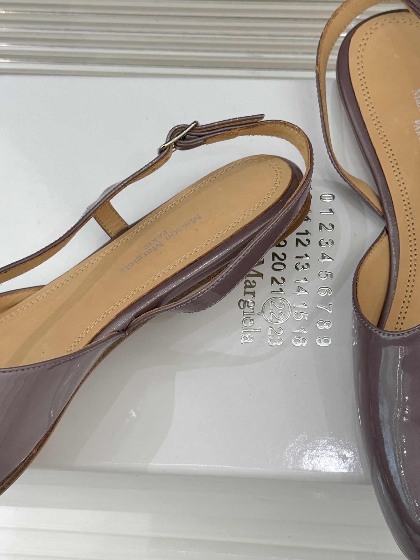 Maison Margiela 26WF新品Tabi分趾凉鞋承袭品牌2026春夏“重塑日常”理念这双凉鞋