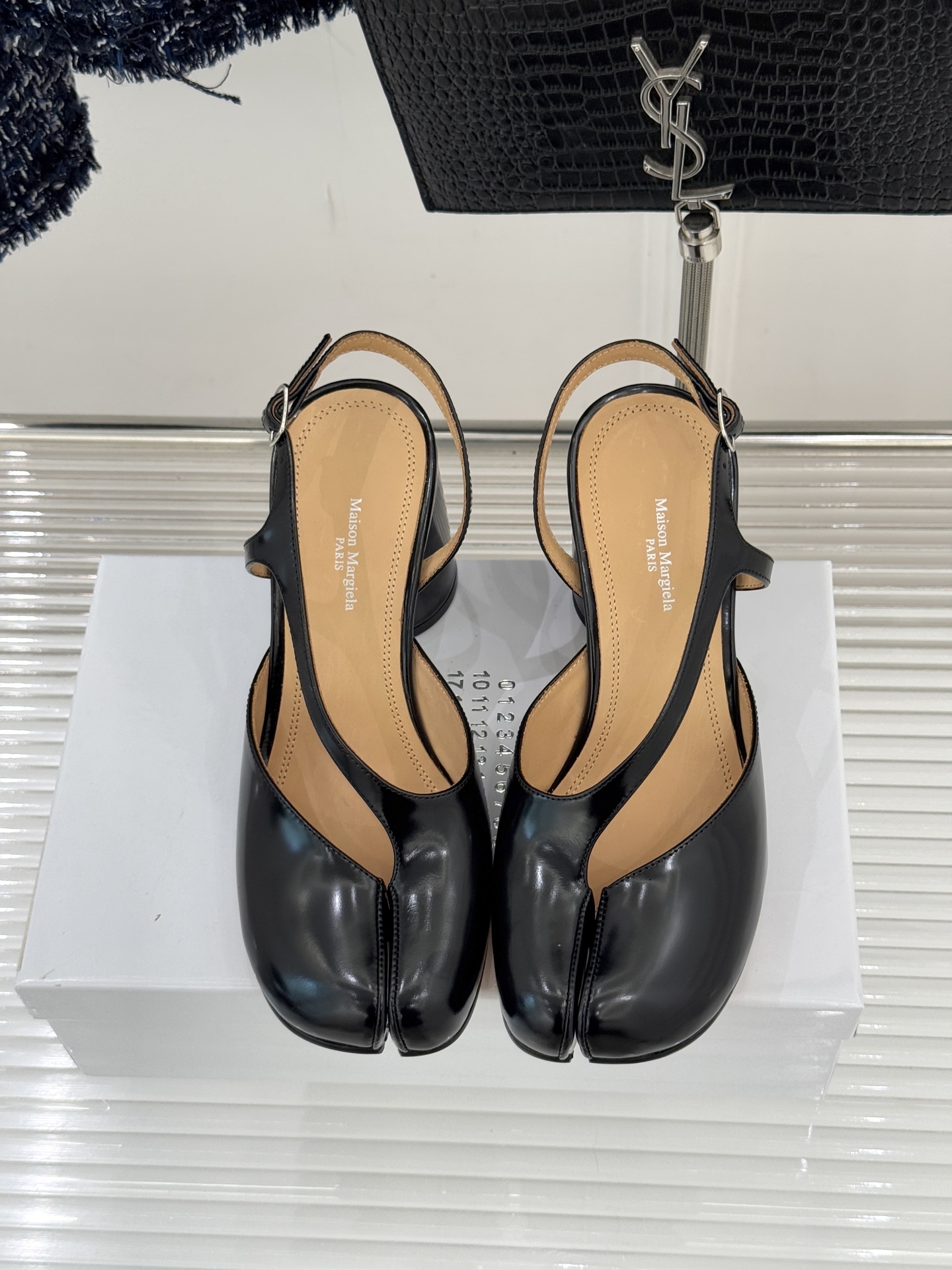 Maison Margiela 26WF新品Tabi分趾凉鞋承袭品牌2026春夏“重塑日常”理念这双凉鞋