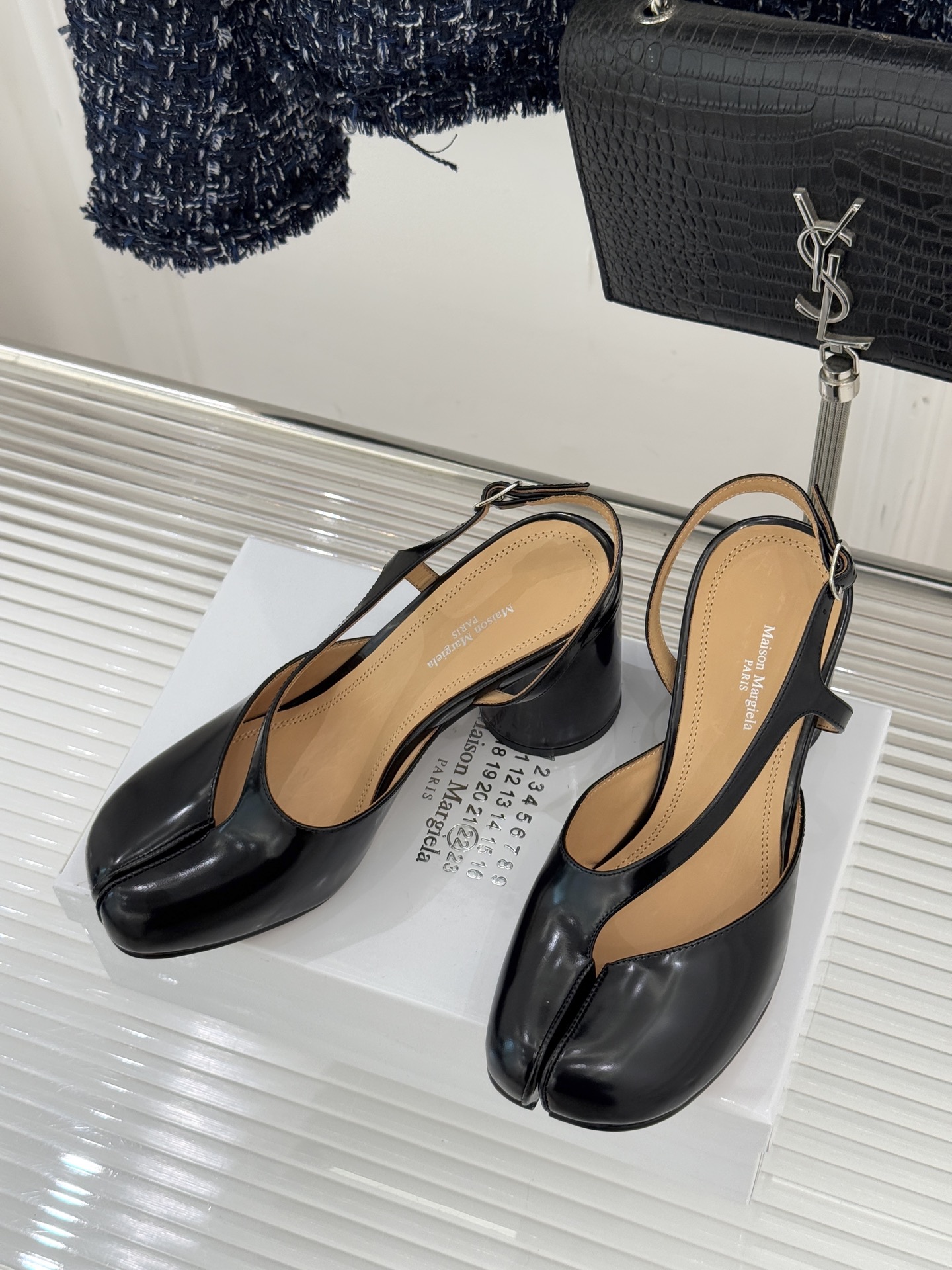 Maison Margiela 26WF新品Tabi分趾凉鞋承袭品牌2026春夏“重塑日常”理念这双凉鞋