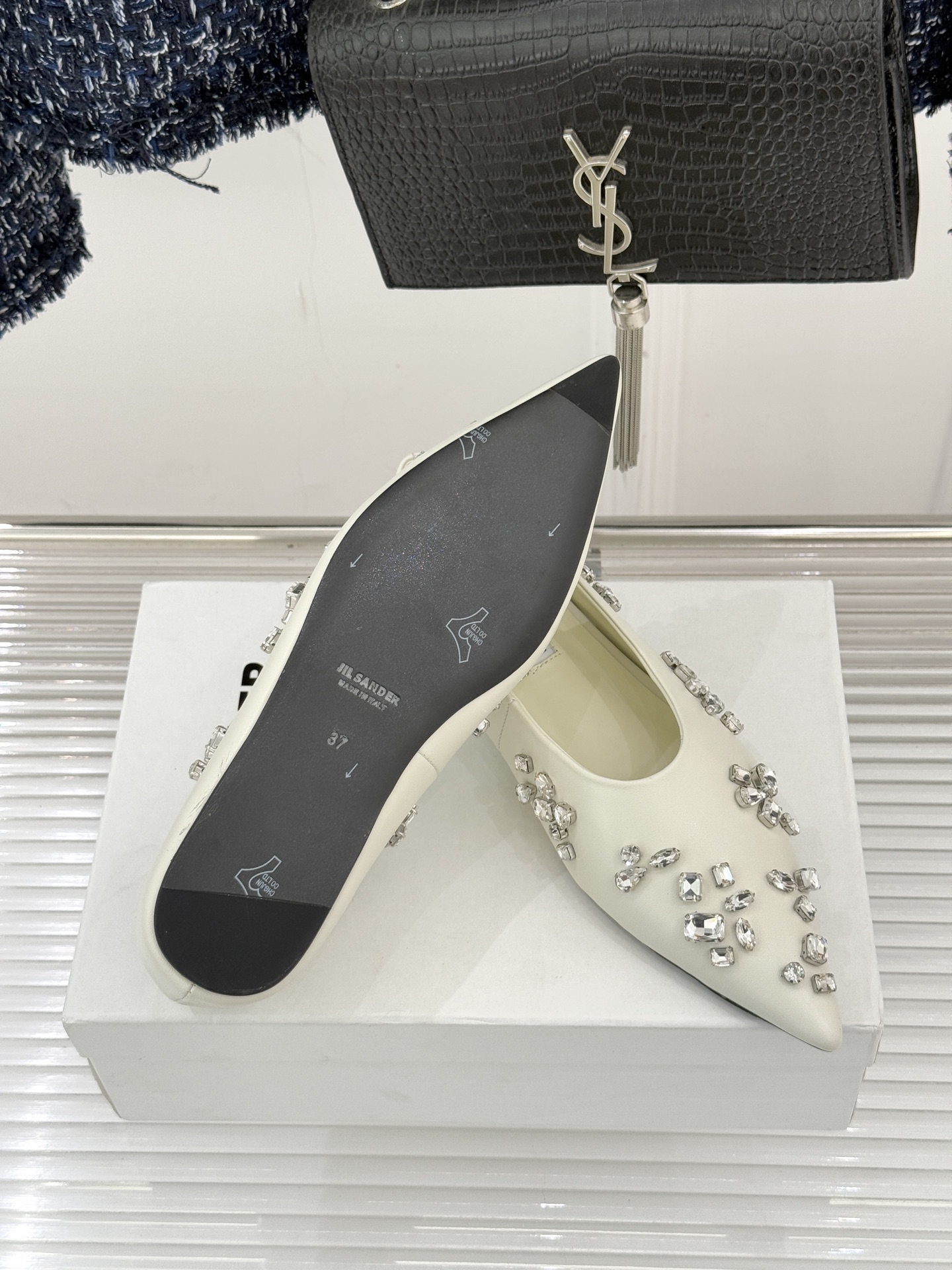 Jil Sander/吉尔桑达26WF新品尖头水钻平底芭蕾舞鞋单鞋以“空气雕塑”为设计哲思演绎极简主义的