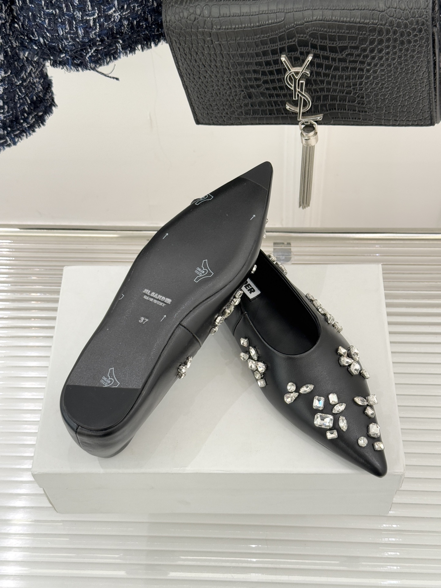 Jil Sander/吉尔桑达26WF新品尖头水钻平底芭蕾舞鞋单鞋以“空气雕塑”为设计哲思演绎极简主义的