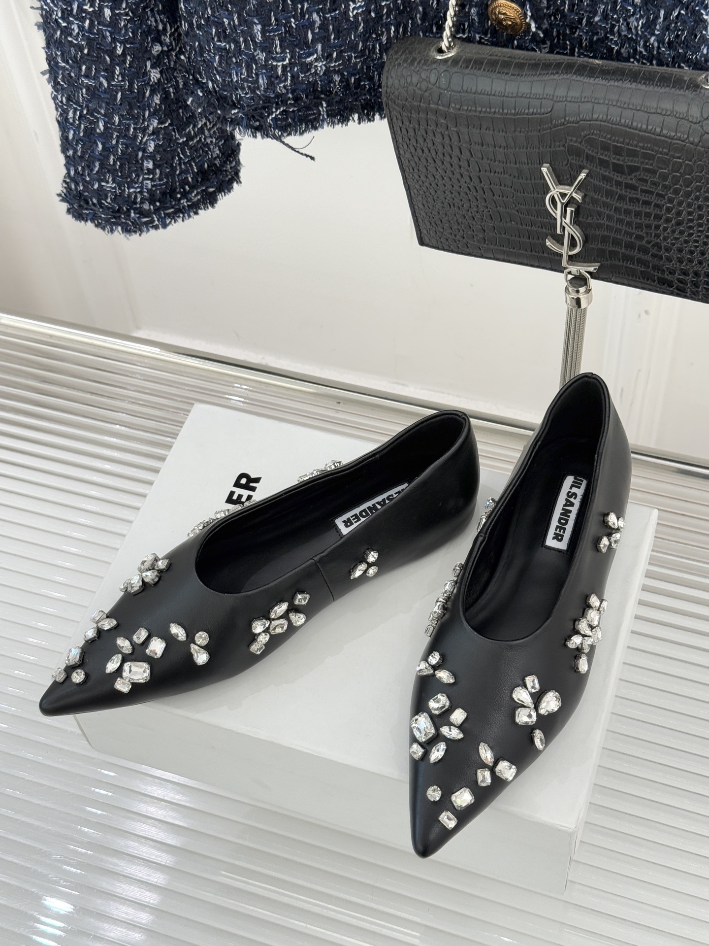 Jil Sander/吉尔桑达26WF新品尖头水钻平底芭蕾舞鞋单鞋以“空气雕塑”为设计哲思演绎极简主义的