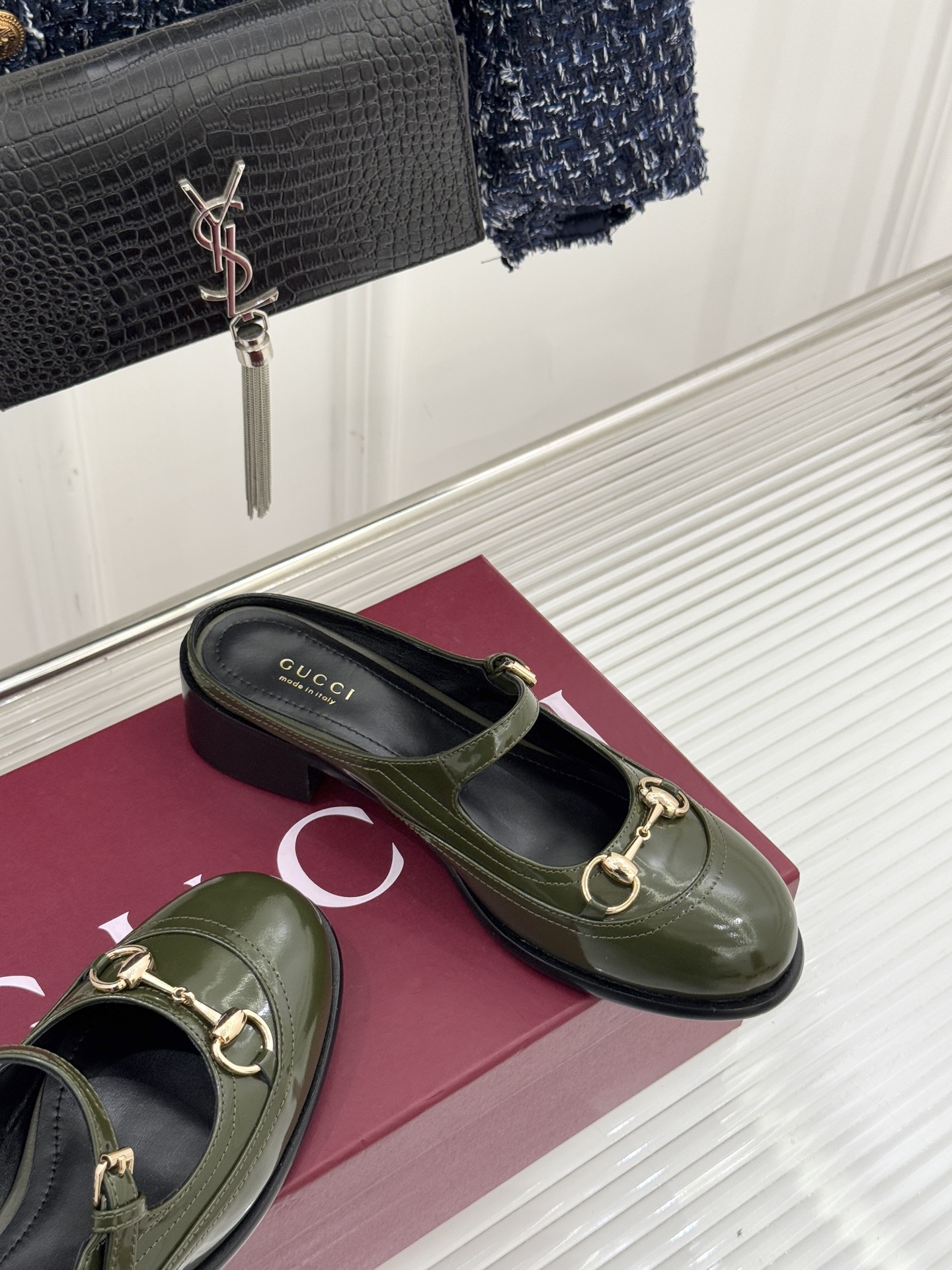 Gucci/古驰26WF春夏新品马衔扣开边珠粗跟玛丽珍鞋以标志性马衔扣点亮复古格调浅金色五金淬炼时光光泽