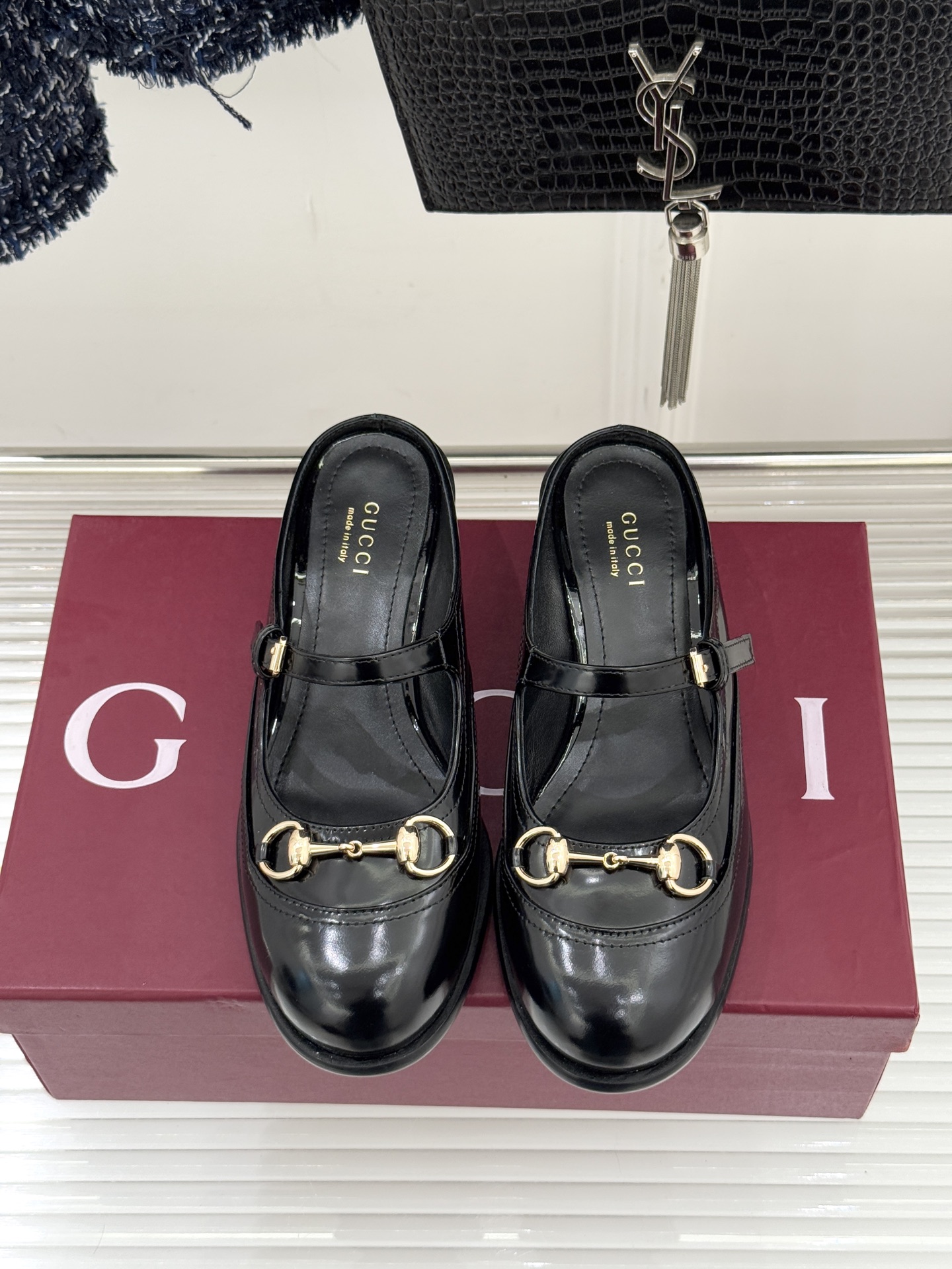 Gucci/古驰26WF春夏新品马衔扣开边珠粗跟玛丽珍鞋以标志性马衔扣点亮复古格调浅金色五金淬炼时光光泽