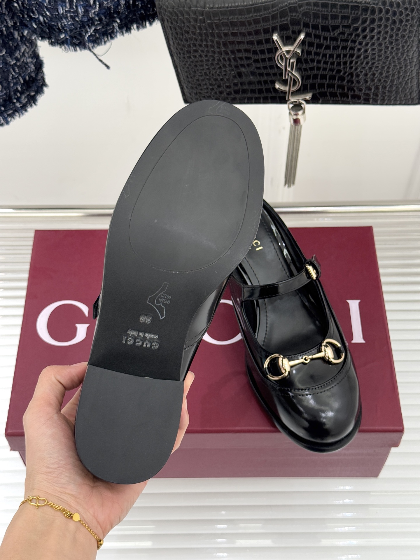 Gucci/古驰26WF春夏新品马衔扣开边珠粗跟玛丽珍鞋以标志性马衔扣点亮复古格调浅金色五金淬炼时光光泽