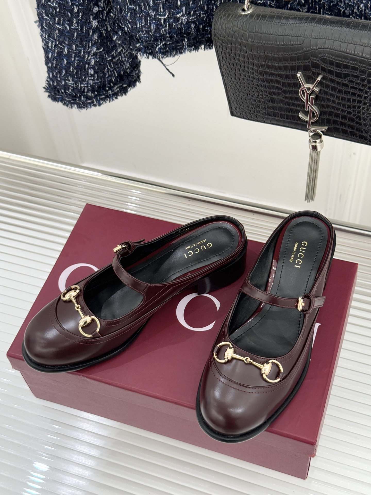 Gucci/古驰26WF春夏新品马衔扣开边珠粗跟玛丽珍鞋以标志性马衔扣点亮复古格调浅金色五金淬炼时光光泽