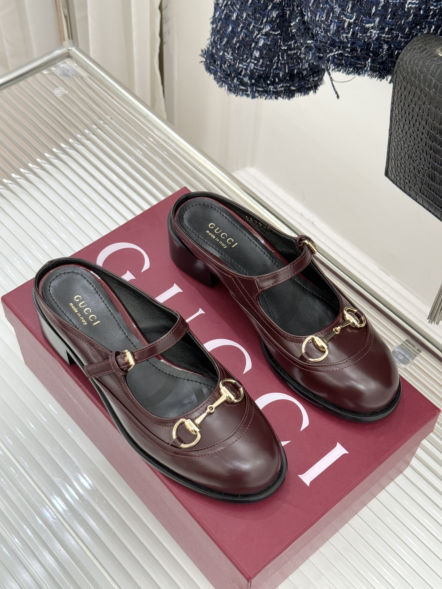 Gucci/古驰26WF春夏新品马衔扣开边珠粗跟玛丽珍鞋以标志性马衔扣点亮复古格调浅金色五金淬炼时光光泽