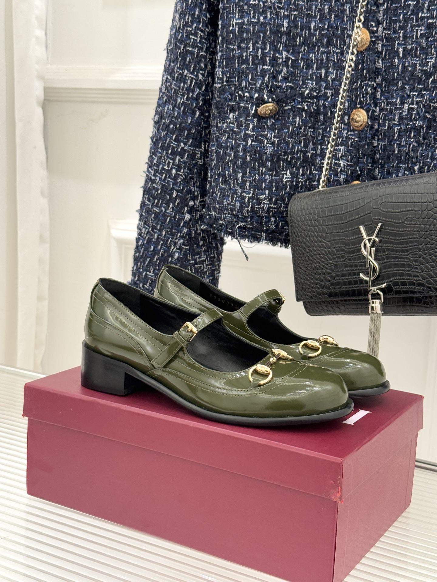 Gucci/古驰26WF春夏新品马衔扣开边珠粗跟玛丽珍鞋以标志性马衔扣点亮复古格调浅金色五金淬炼时光光泽