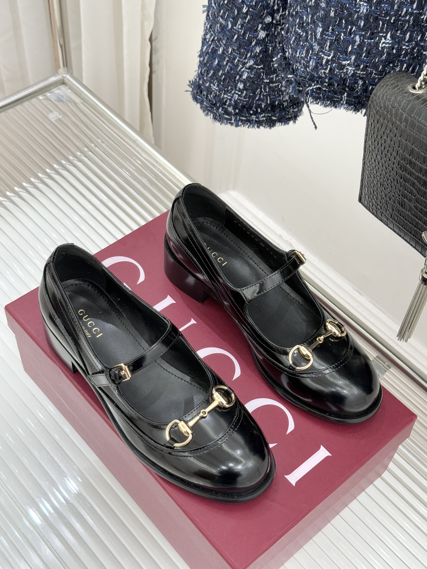 Gucci/古驰26WF春夏新品马衔扣开边珠粗跟玛丽珍鞋以标志性马衔扣点亮复古格调浅金色五金淬炼时光光泽