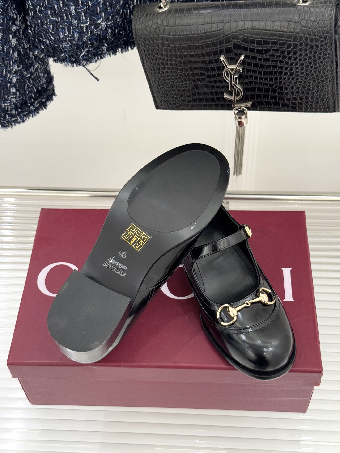 Gucci/古驰26WF春夏新品马衔扣开边珠粗跟玛丽珍鞋以标志性马衔扣点亮复古格调浅金色五金淬炼时光光泽