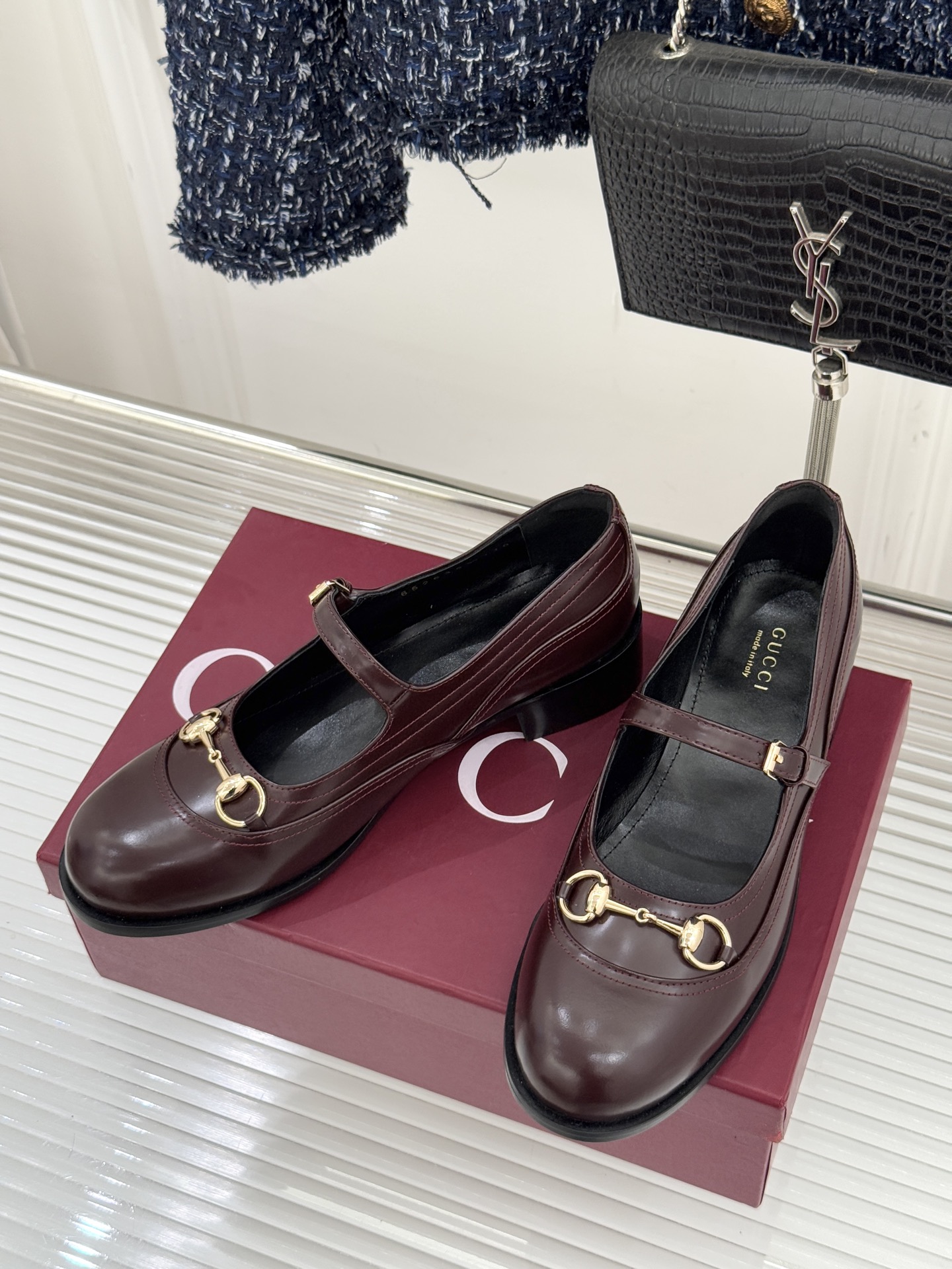 Gucci/古驰26WF春夏新品马衔扣开边珠粗跟玛丽珍鞋以标志性马衔扣点亮复古格调浅金色五金淬炼时光光泽