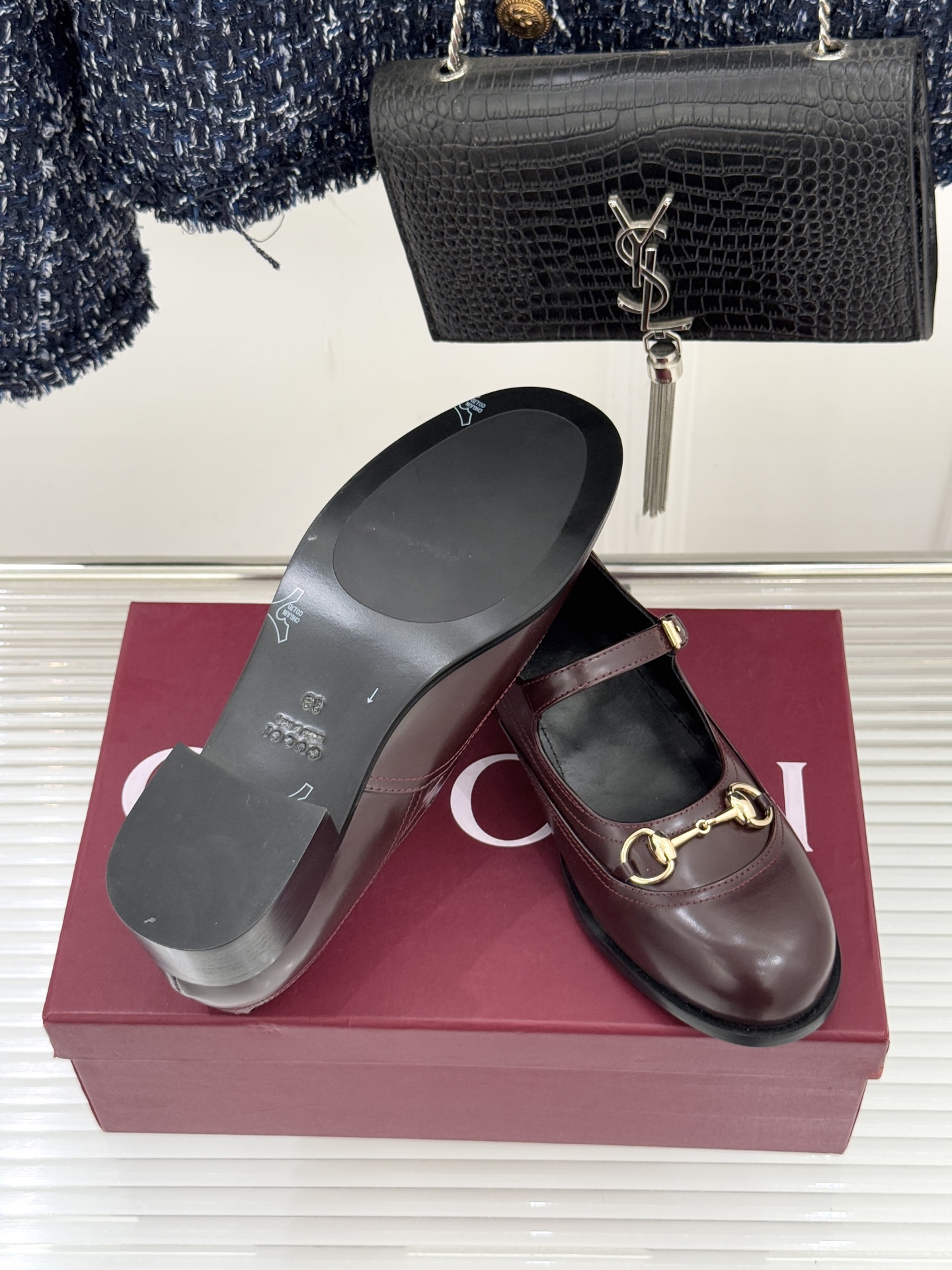 Gucci/古驰26WF春夏新品马衔扣开边珠粗跟玛丽珍鞋以标志性马衔扣点亮复古格调浅金色五金淬炼时光光泽