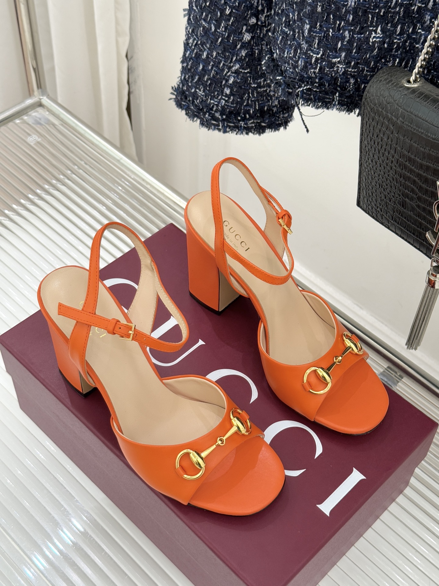 Gucci/古驰26WF新品马衔扣鱼嘴粗跟凉鞋G家2026春夏系列焕新经典它以意式松弛美学点亮夏日造型。