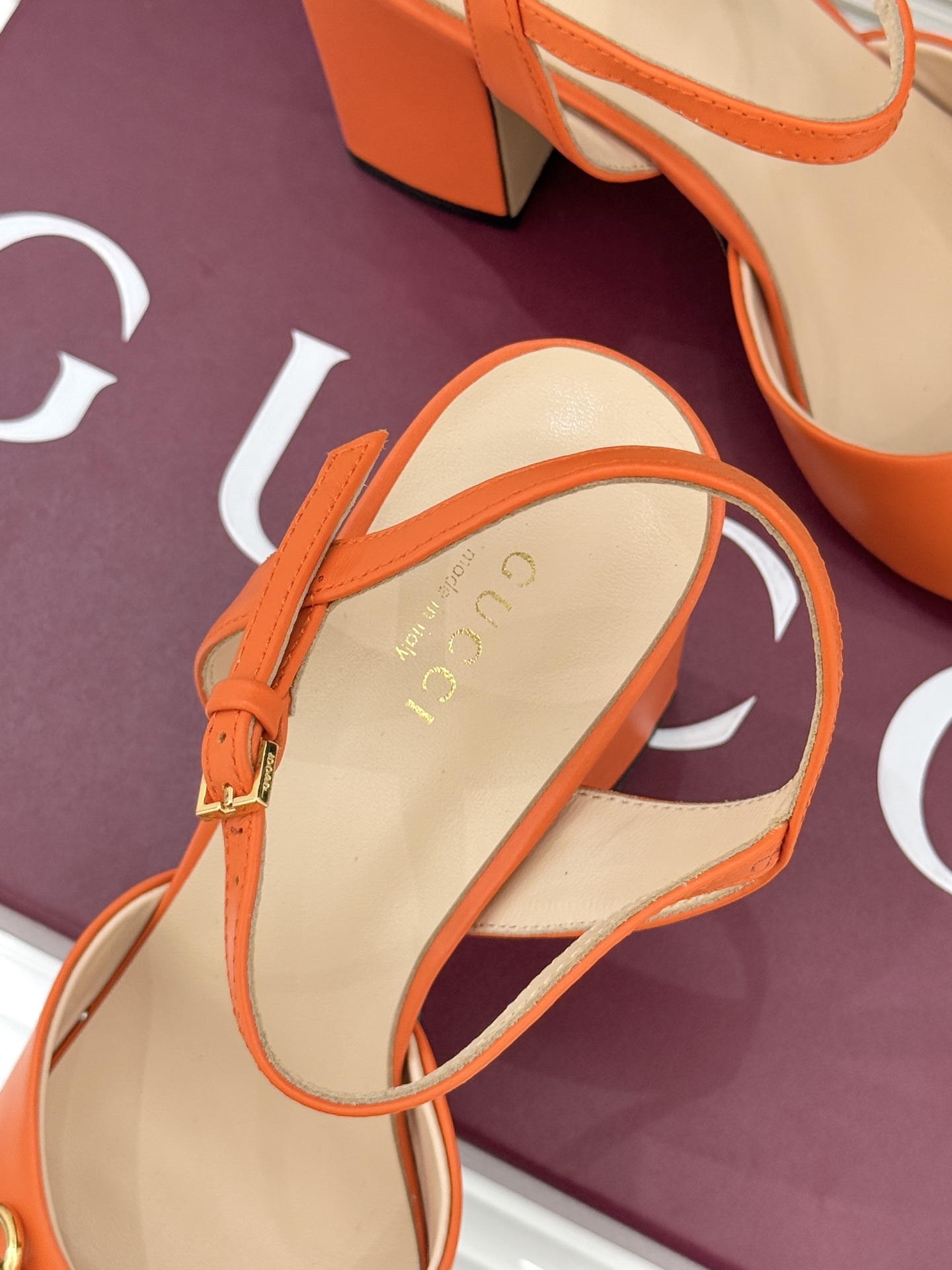 Gucci/古驰26WF新品马衔扣鱼嘴粗跟凉鞋G家2026春夏系列焕新经典它以意式松弛美学点亮夏日造型。