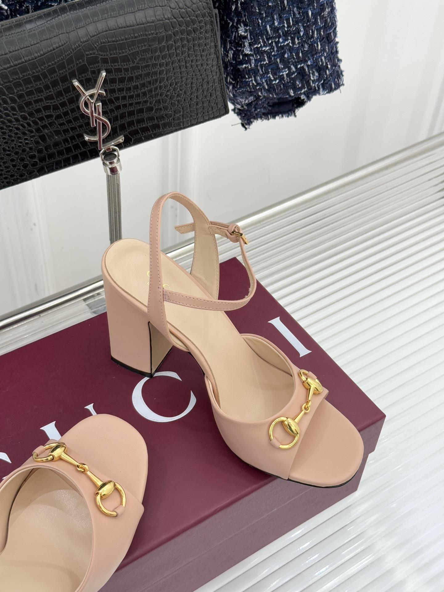 Gucci/古驰26WF新品马衔扣鱼嘴粗跟凉鞋G家2026春夏系列焕新经典它以意式松弛美学点亮夏日造型。