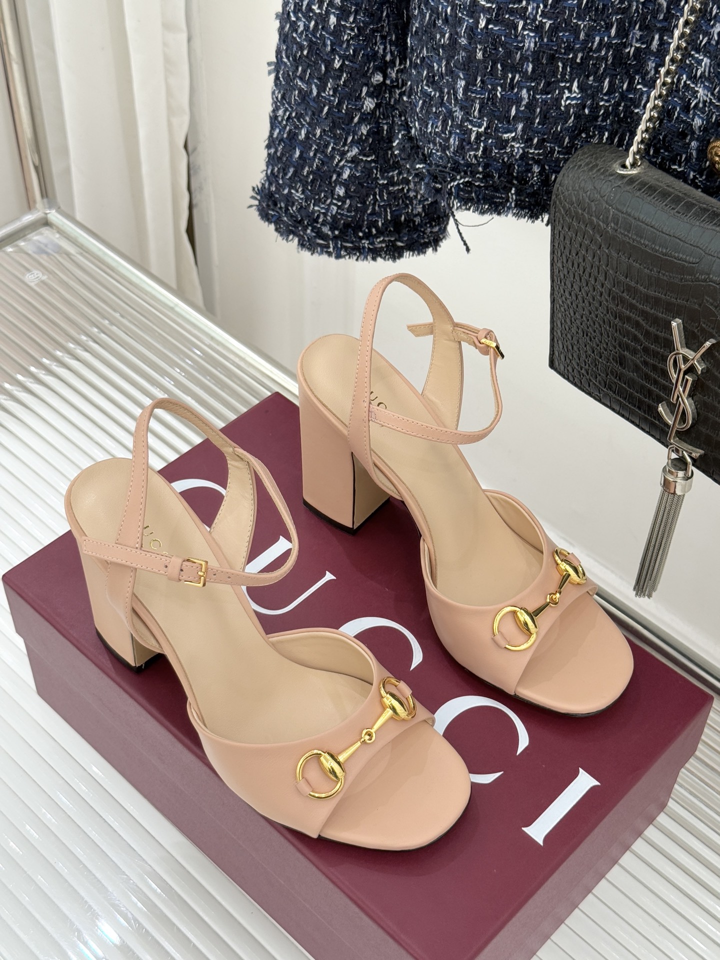 Gucci/古驰26WF新品马衔扣鱼嘴粗跟凉鞋G家2026春夏系列焕新经典它以意式松弛美学点亮夏日造型。