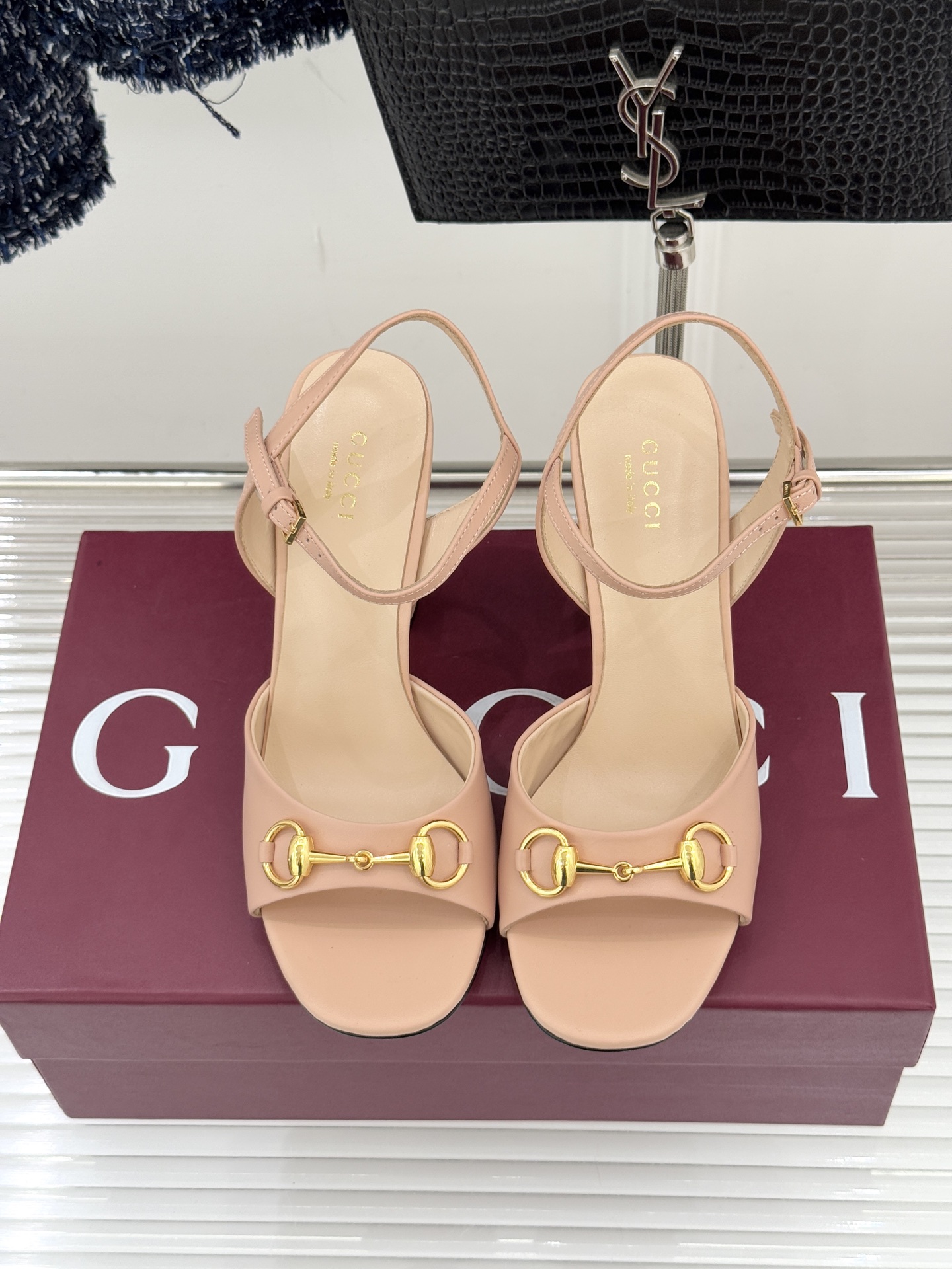 Gucci/古驰26WF新品马衔扣鱼嘴粗跟凉鞋G家2026春夏系列焕新经典它以意式松弛美学点亮夏日造型。