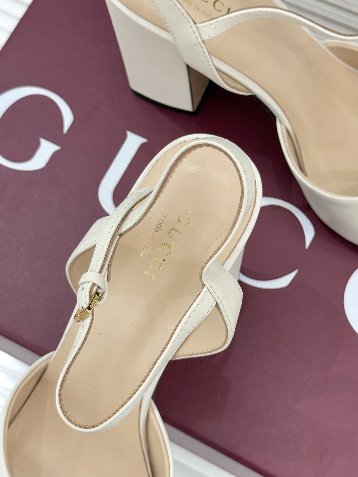 Gucci/古驰26WF新品马衔扣鱼嘴粗跟凉鞋G家2026春夏系列焕新经典它以意式松弛美学点亮夏日造型。