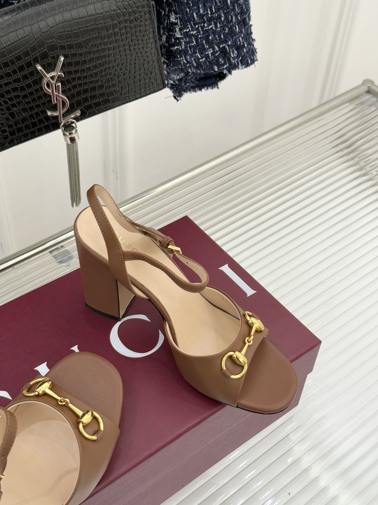 Gucci/古驰26WF新品马衔扣鱼嘴粗跟凉鞋G家2026春夏系列焕新经典它以意式松弛美学点亮夏日造型。