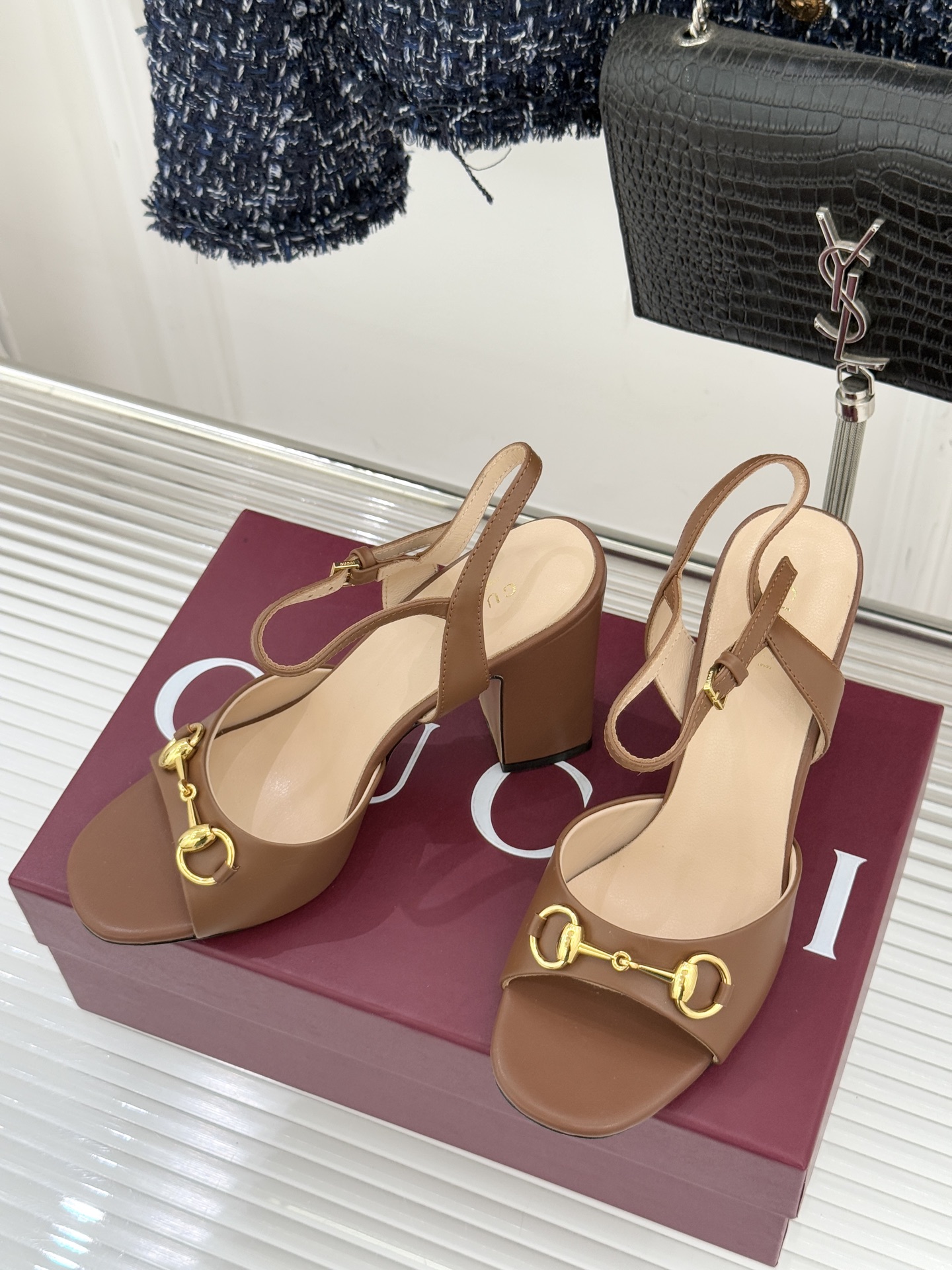 Gucci/古驰26WF新品马衔扣鱼嘴粗跟凉鞋G家2026春夏系列焕新经典它以意式松弛美学点亮夏日造型。