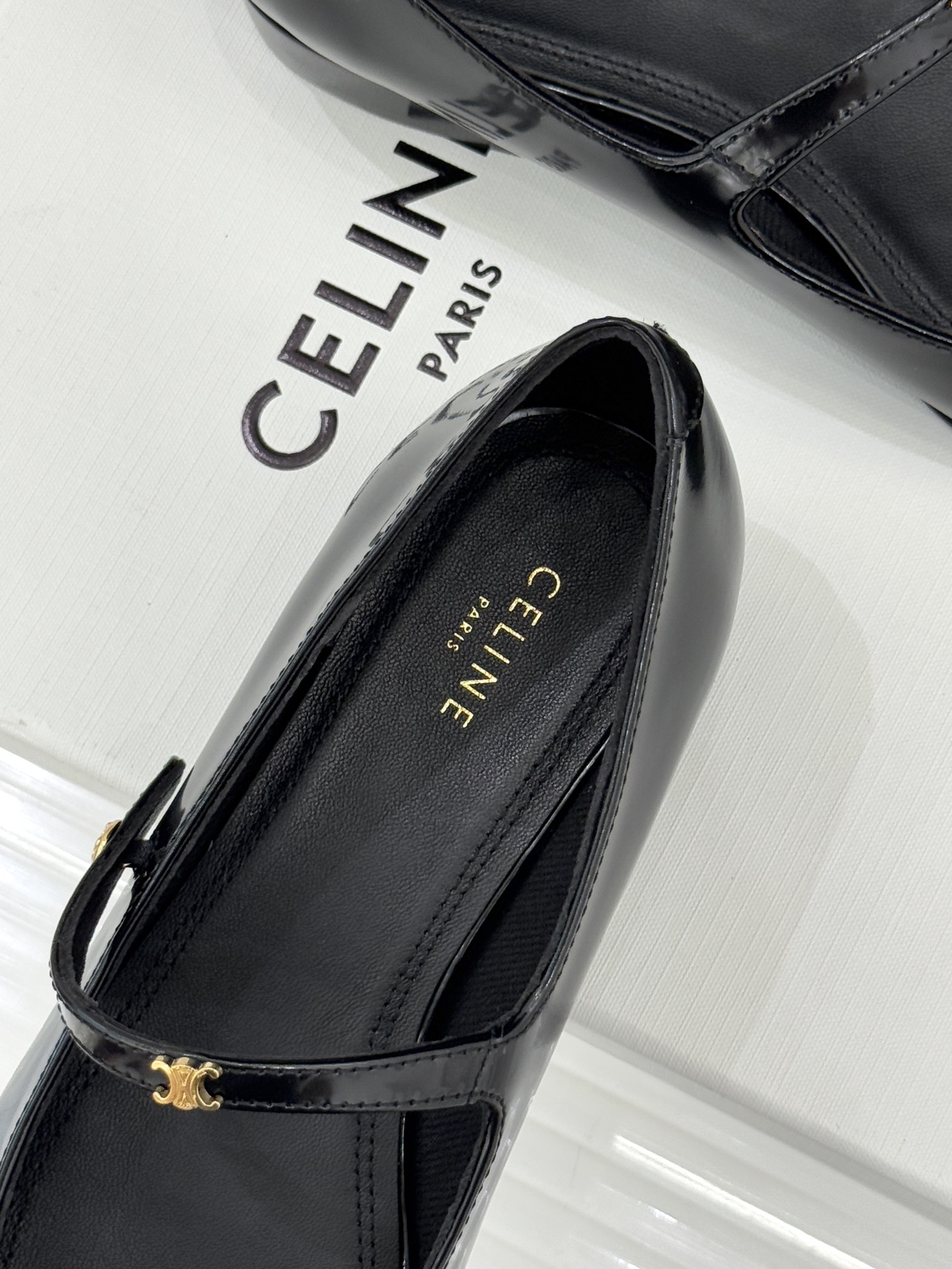 Celine/赛琳26WF新品凯旋门小logo一字带玛丽珍鞋Ce家2026春夏系列重塑法式经典这双玛丽珍