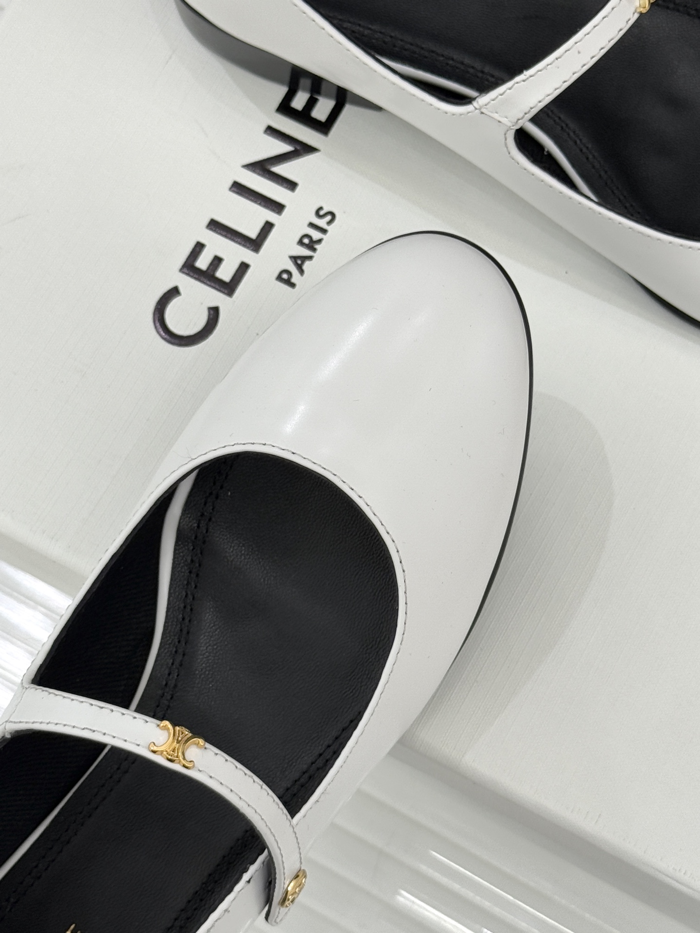 Celine/赛琳26WF新品凯旋门小logo一字带玛丽珍鞋Ce家2026春夏系列重塑法式经典这双玛丽珍