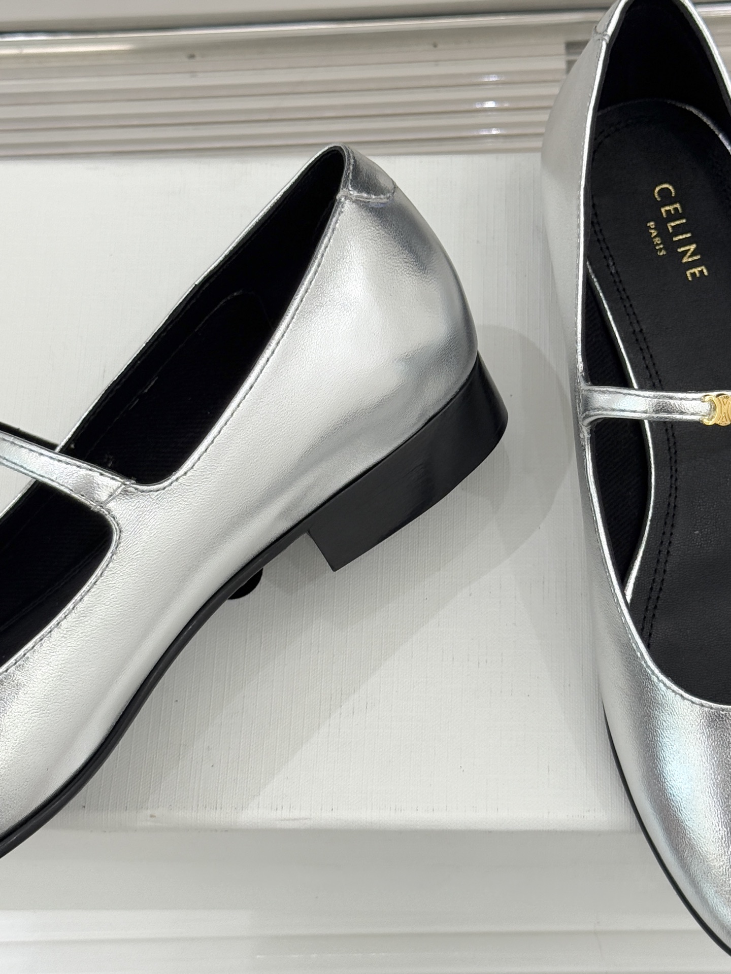 Celine/赛琳26WF新品凯旋门小logo一字带玛丽珍鞋Ce家2026春夏系列重塑法式经典这双玛丽珍