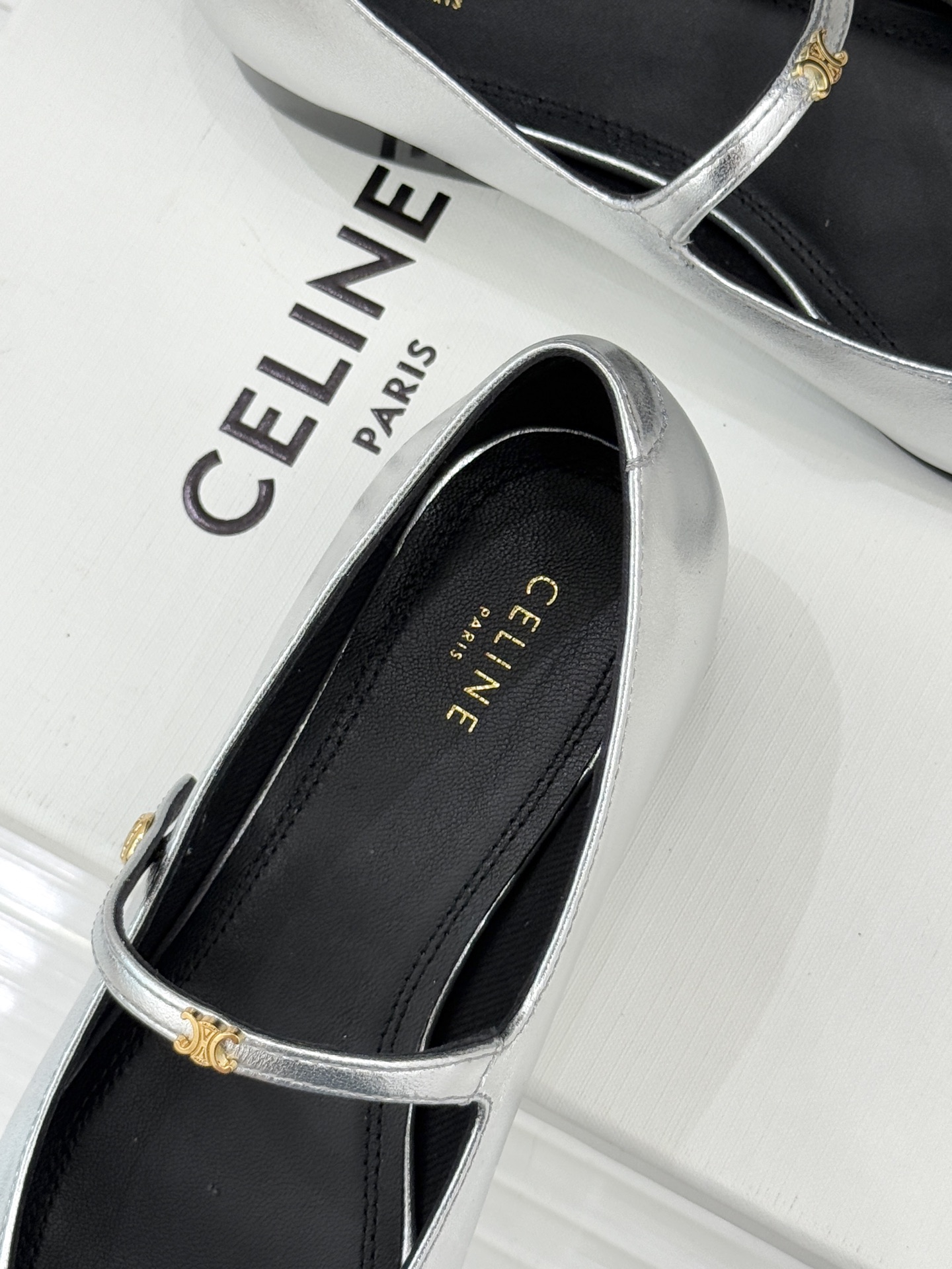 Celine/赛琳26WF新品凯旋门小logo一字带玛丽珍鞋Ce家2026春夏系列重塑法式经典这双玛丽珍