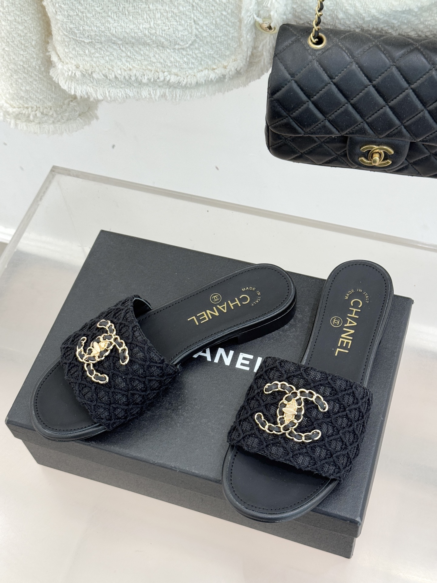 CHANE*｜小香经典春夏新品针织链条大双C拖鞋以独特的针织鞋面打破常规经典链条大双C标志 太精致了为整
