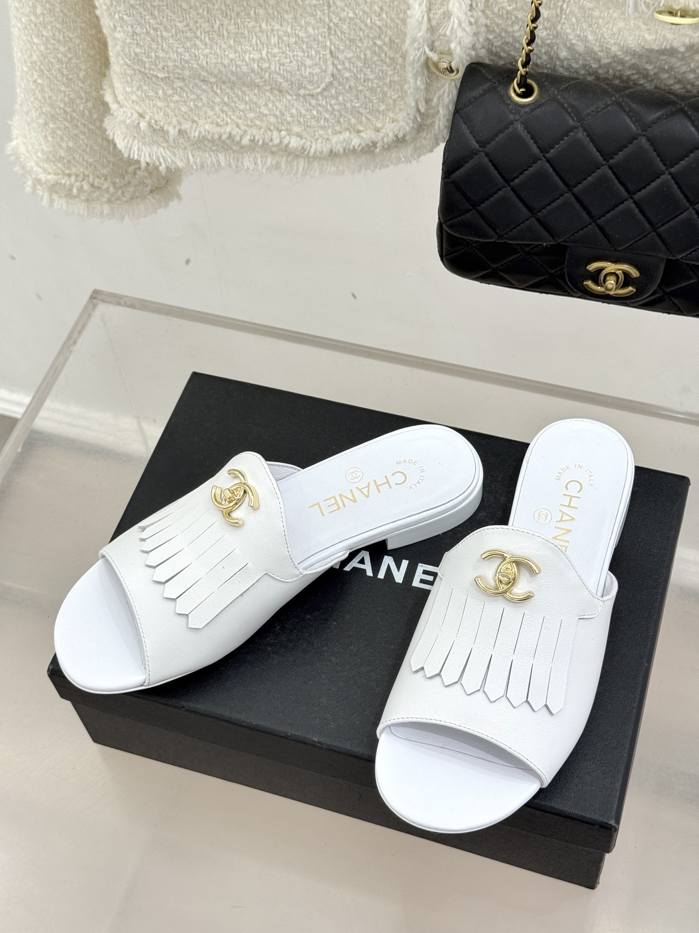 CHANE*｜小香经典双C书包扣流苏拖鞋把复古贵气与灵动慵懒揉得恰到好处经典菱格皮质细腻柔软标志性金属书